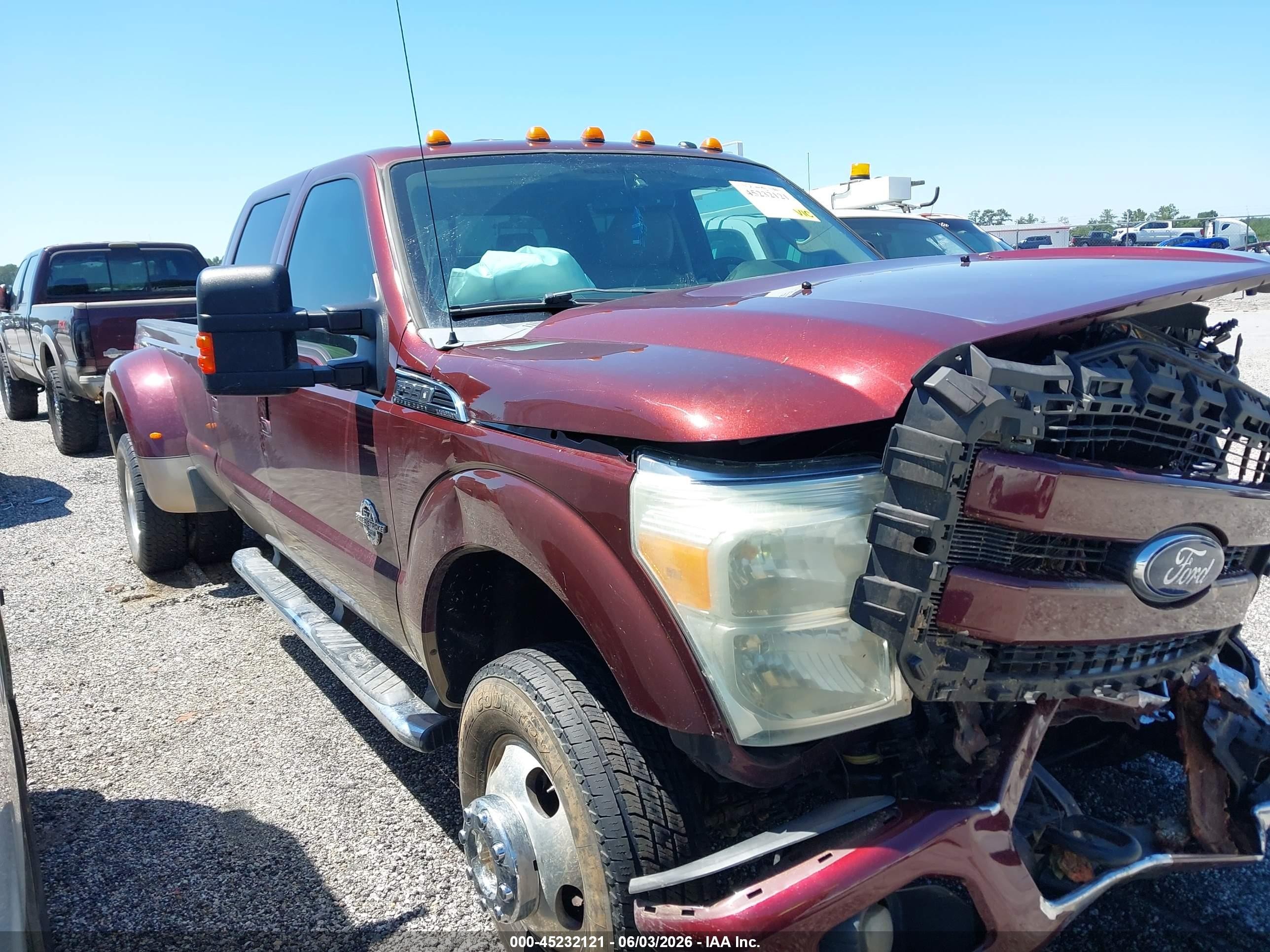 2011 Ford F-350 VIN 1FT8W3DT6BEB72000 — IAAI salvage auction photo