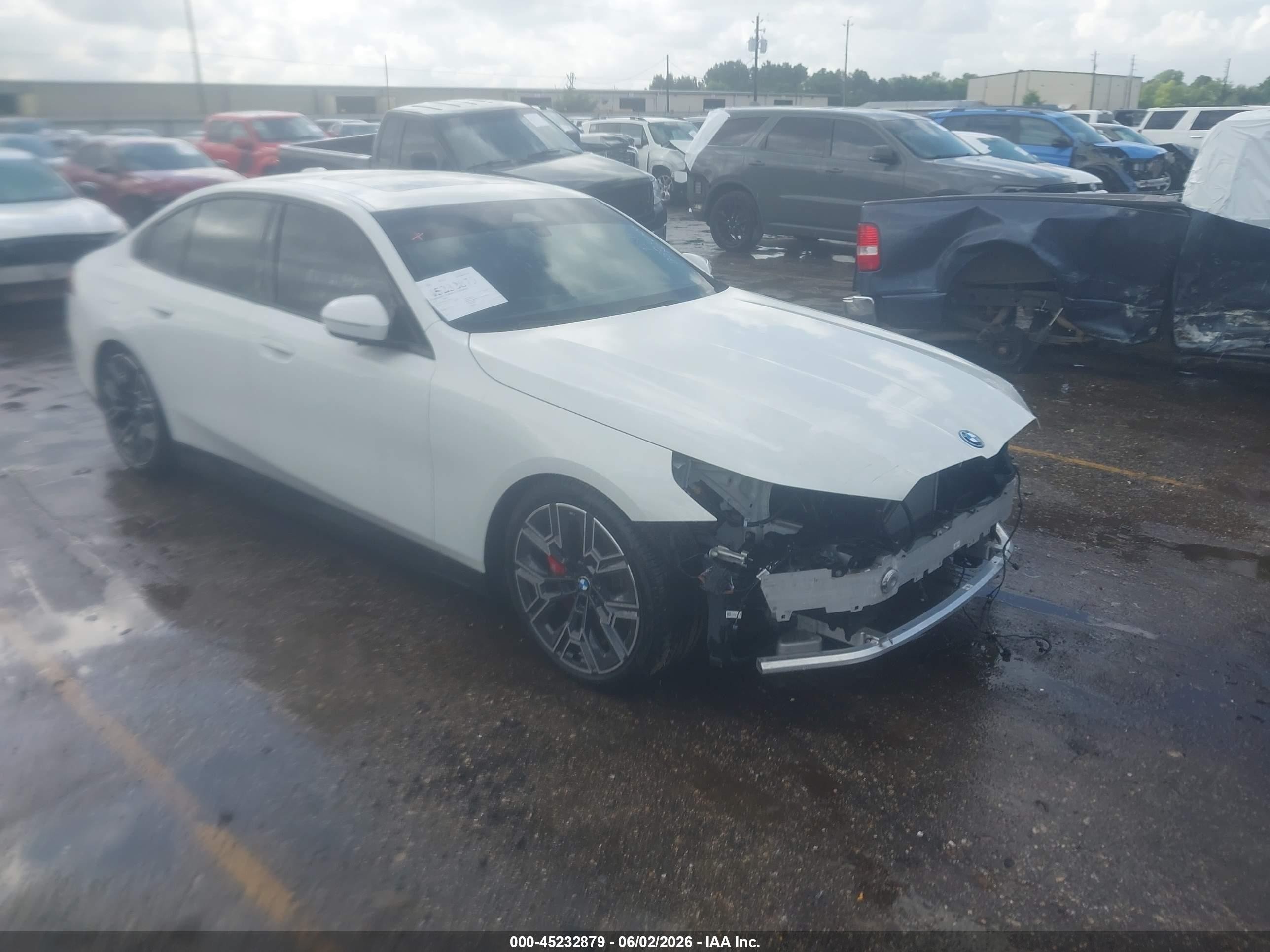 2026 BMW I5 VIN WBY63HG04TCW15044 IAAI salvage auction — Front End, Original (Texas), sold $28,500 on 2026-08-13 (photo 1)