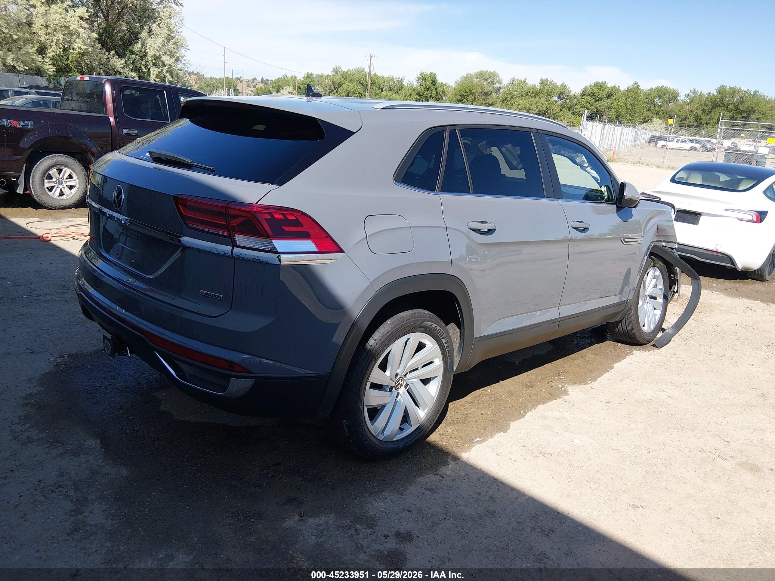 2020 Volkswagen Atlas VIN 1V21E2CA7LC217603 IAAI salvage auction — Unknown, Salvage (Montana), sold $3,550 on 2026-07-30 (photo 4)