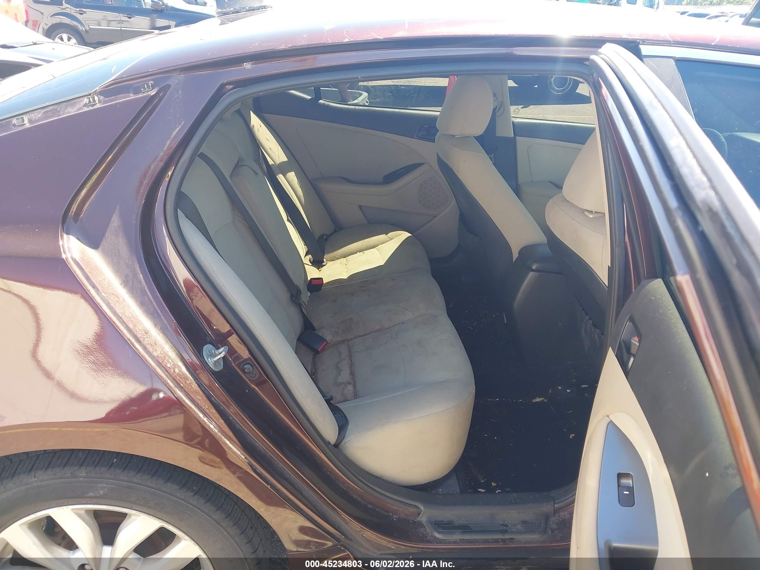 2015 Kia Optima VIN 5XXGM4A74FG350728 IAAI salvage auction — Rear End, Salvage (Oregon), sold $975 on 2026-07-09 (photo 8)