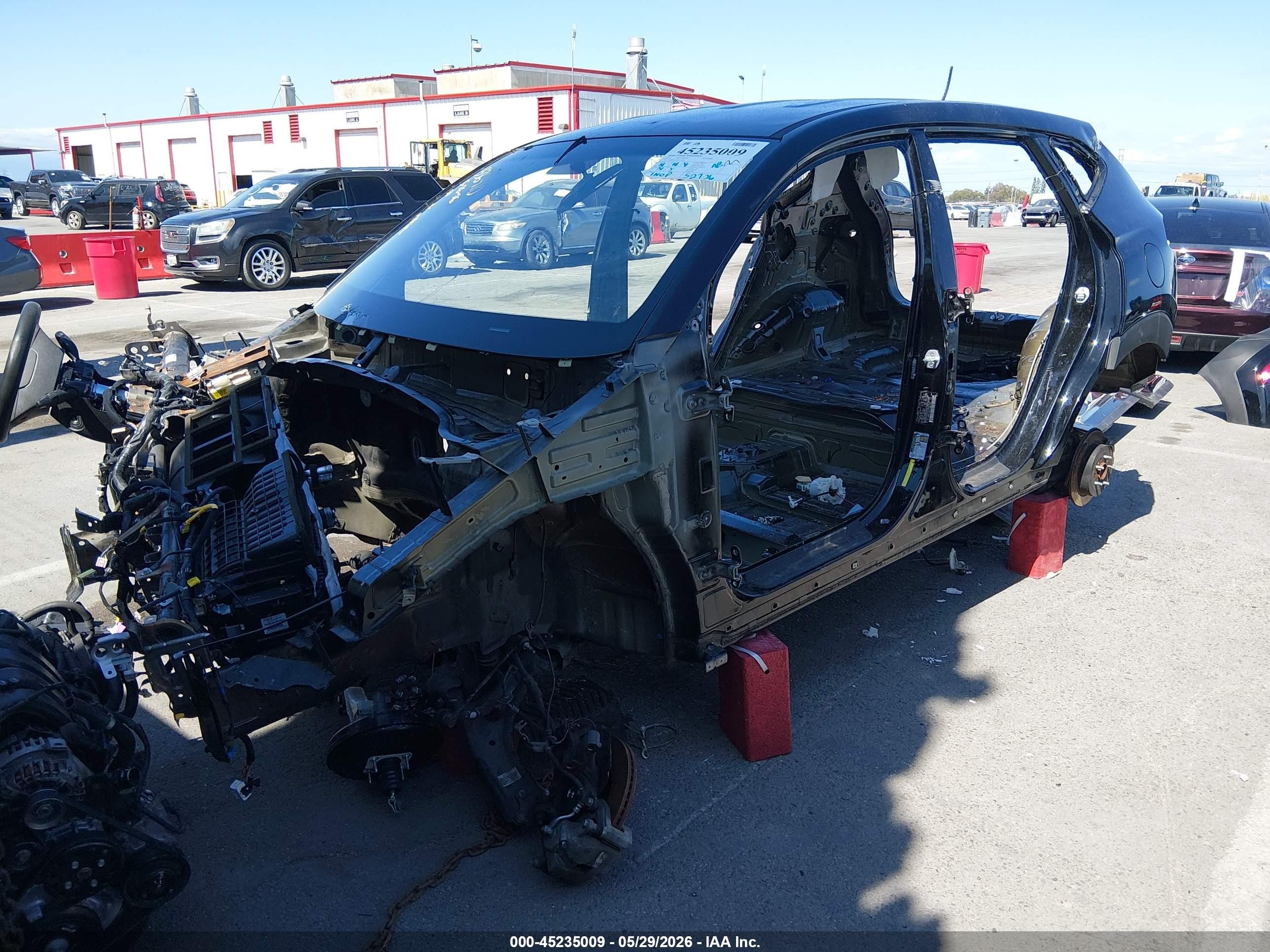 2018 Hyundai Tucson VIN KM8J23A47JU751099 IAAI salvage auction — Vandalized, Non-Repairable (California), sold $300 on 2026-07-09 (photo 2)