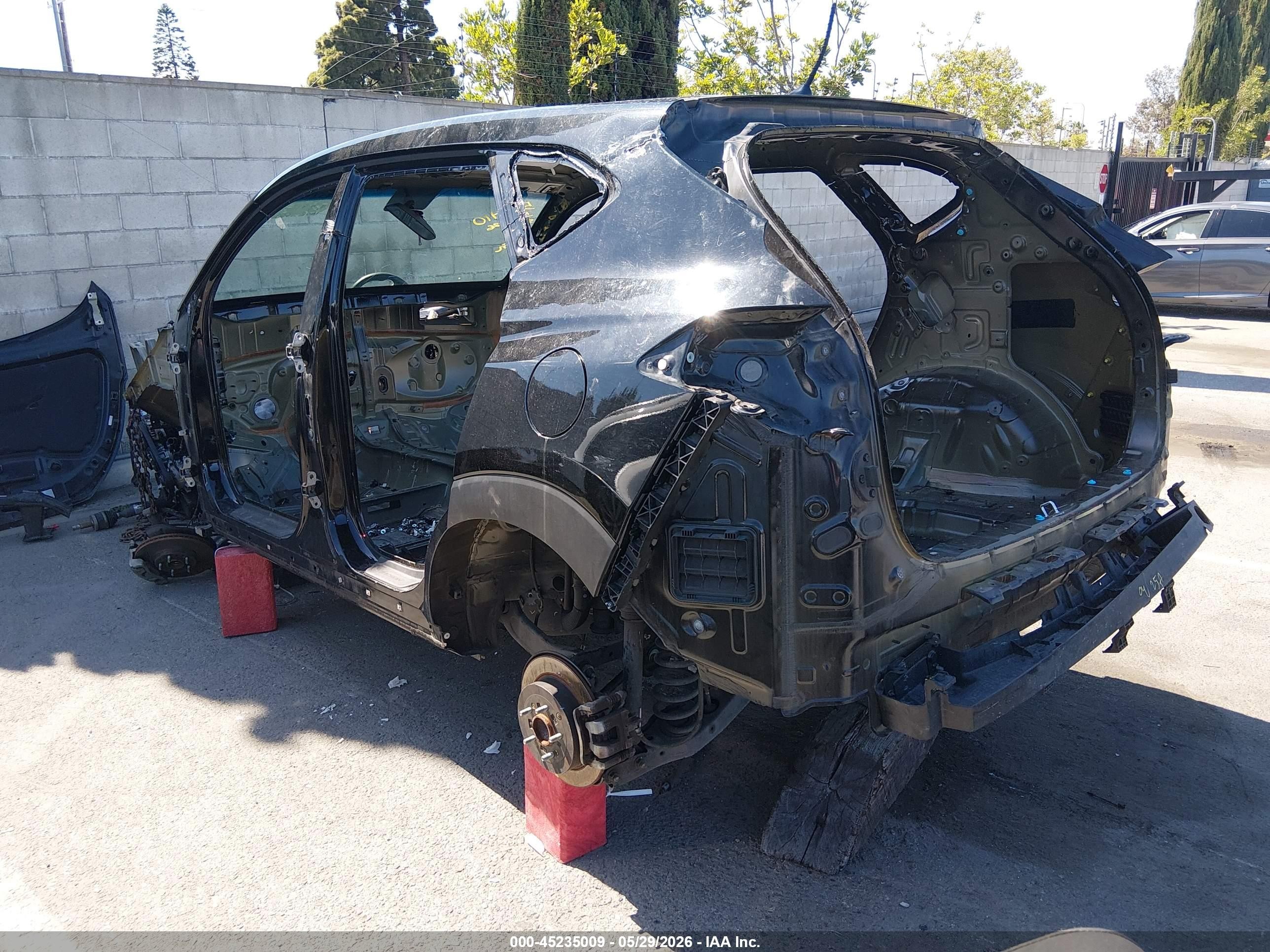 2018 Hyundai Tucson VIN KM8J23A47JU751099 IAAI salvage auction — Vandalized, Non-Repairable (California), sold $300 on 2026-07-09 (photo 3)