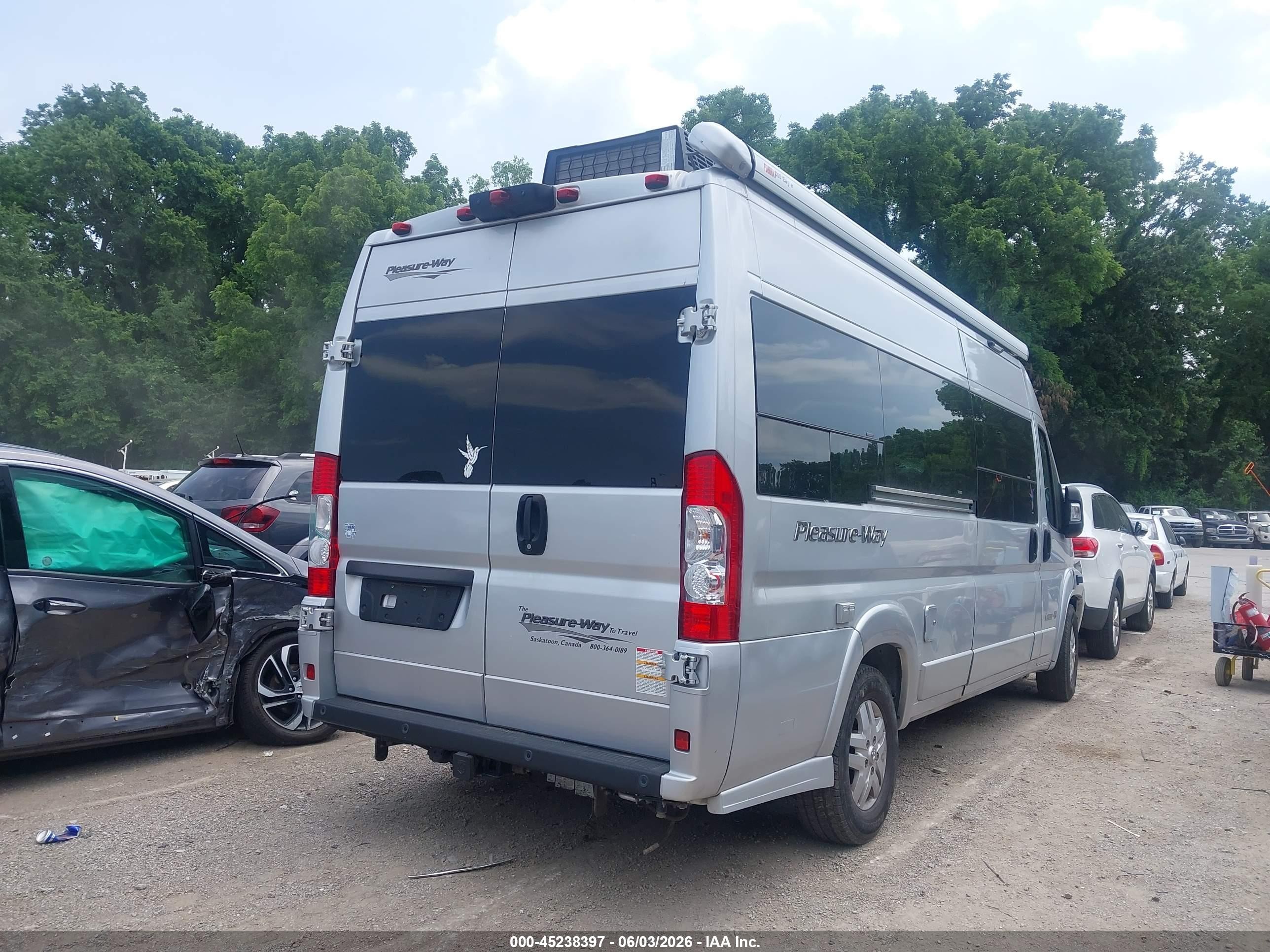 2020 Ram Promaster city VIN 3C6URVJG8LE134032 IAAI salvage auction — Front End, Salvage (Kansas), sold $28,500 on 2026-08-19 (photo 4)