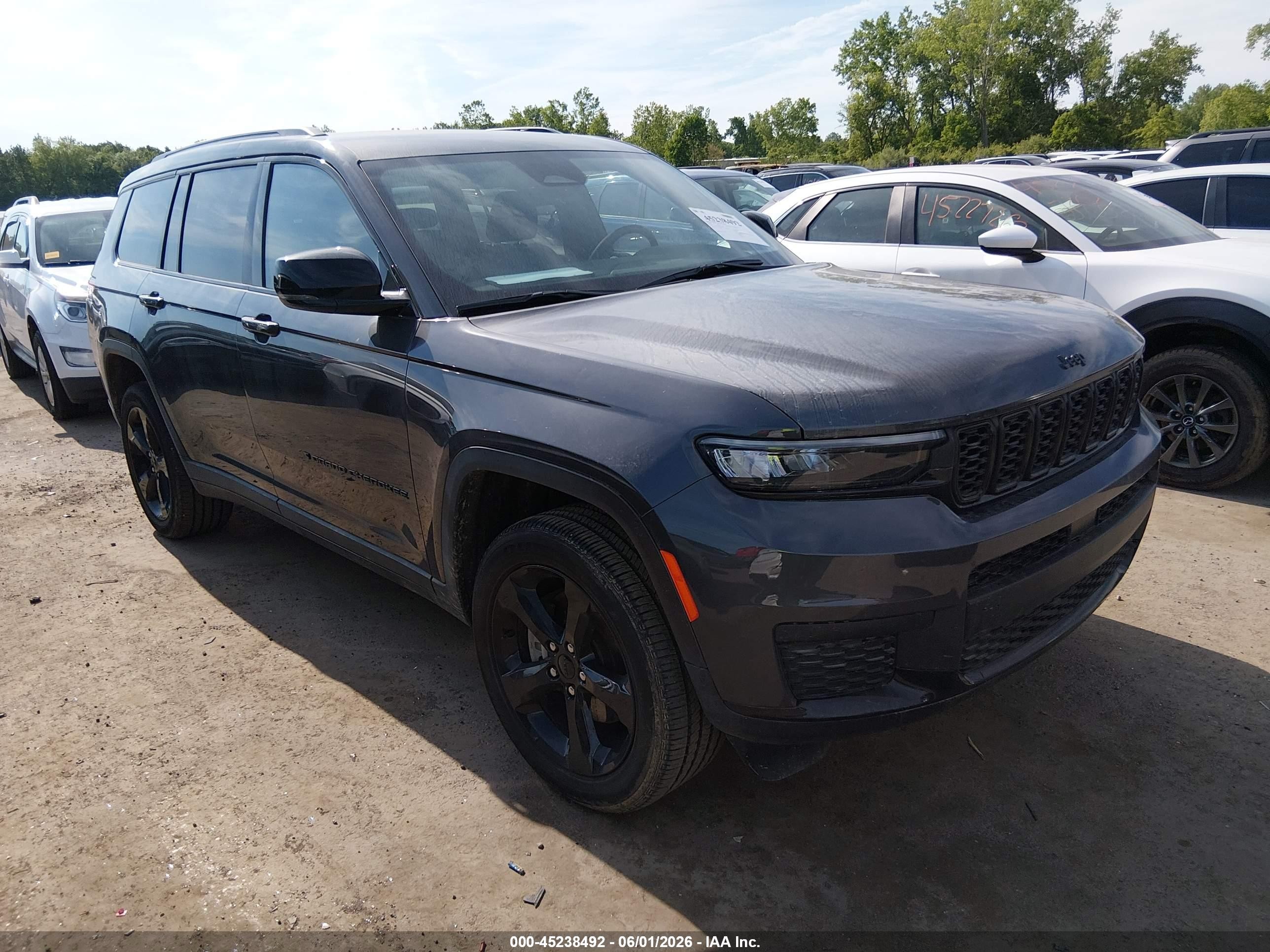 2025 Jeep Grand Cherokee L VIN 1C4RJKAG1S8717782 — IAAI salvage auction photo