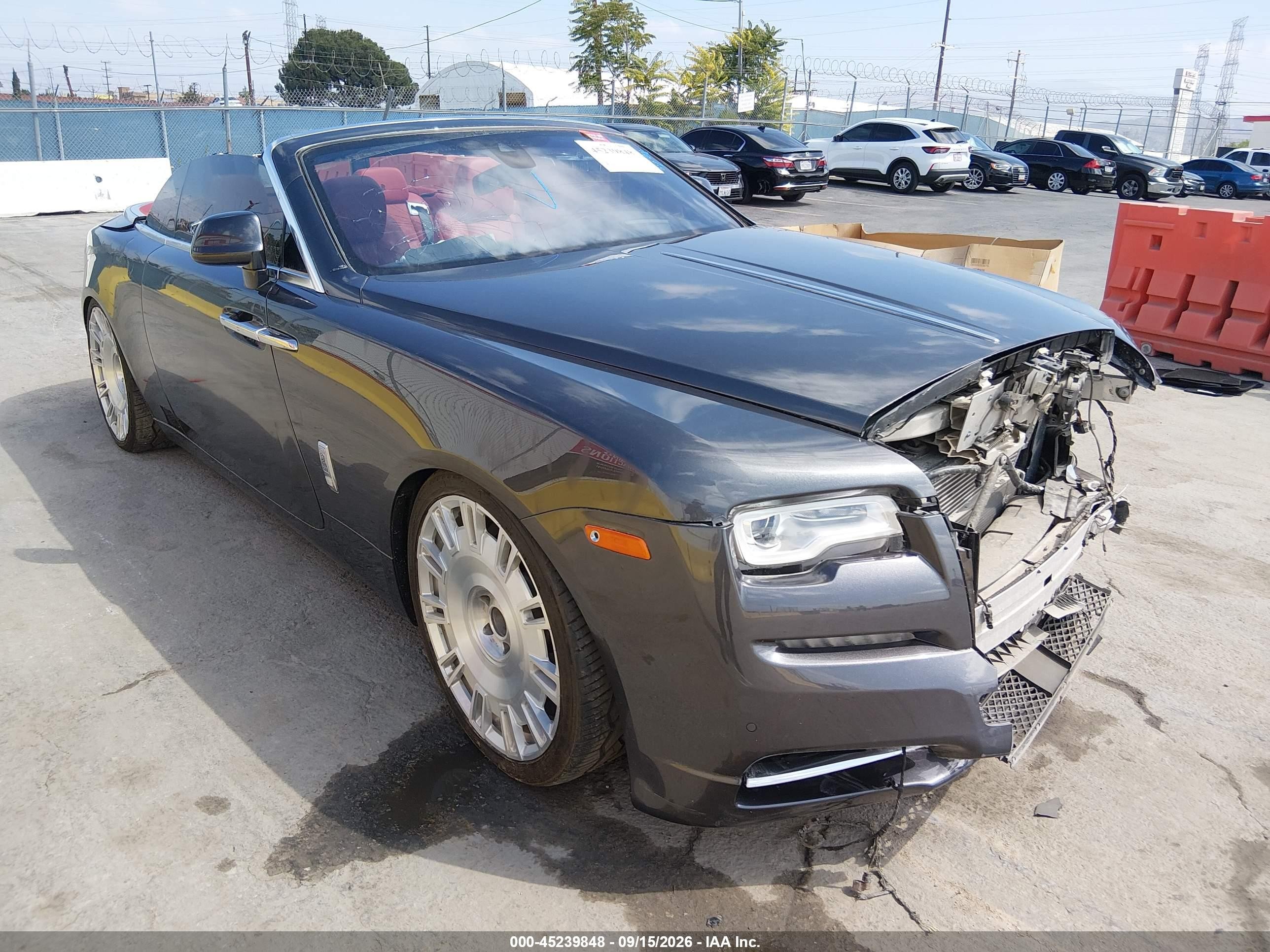 2019 Rolls-Royce Dawn VIN SCA666D51KU115887 — IAAI salvage auction photo