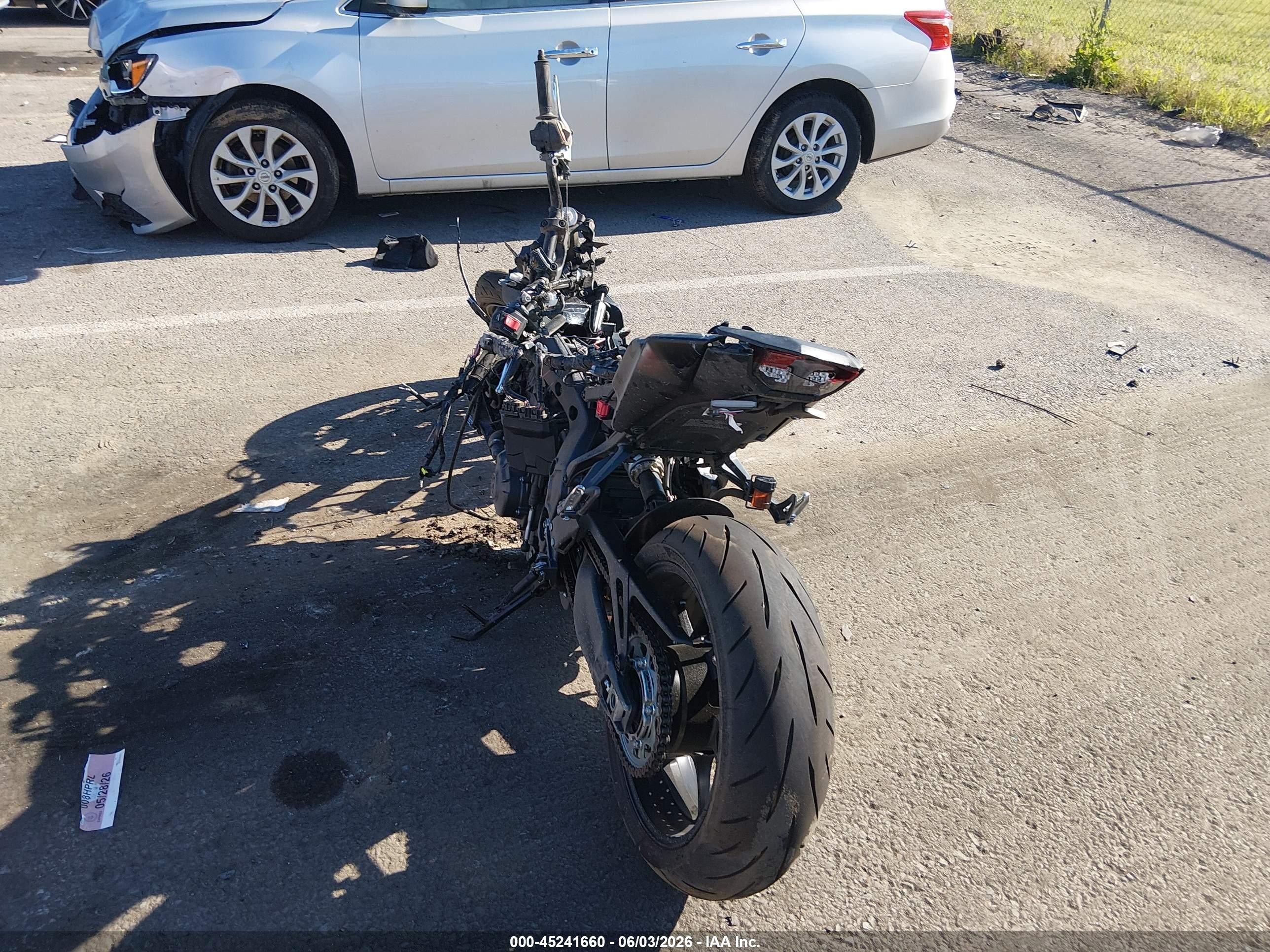 2025 Yamaha MT09 VIN JYARN94E6SA003528 IAAI salvage auction — Rollover, Salvage (Missouri), sold $500 on 2026-09-09 (photo 3)