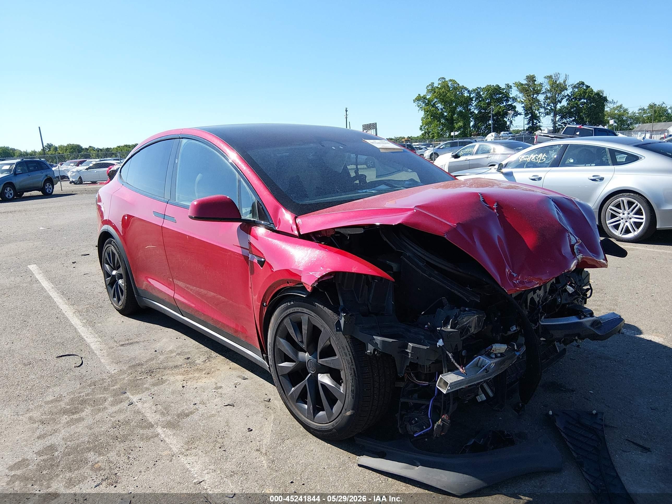 2022 Tesla Model X VIN 7SAXCBE62NF354659 — IAAI salvage auction photo