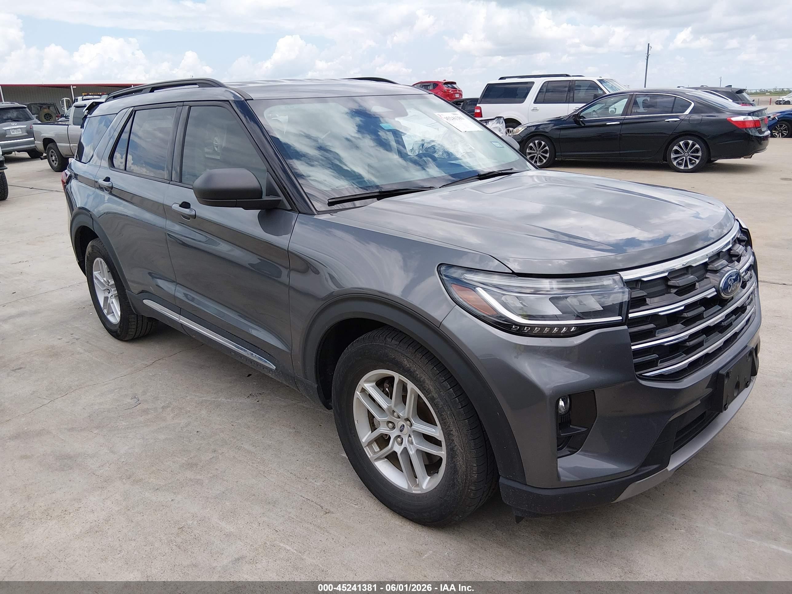 2025 Ford Explorer VIN 1FMUK7DH9SGA23027 — IAAI salvage auction photo
