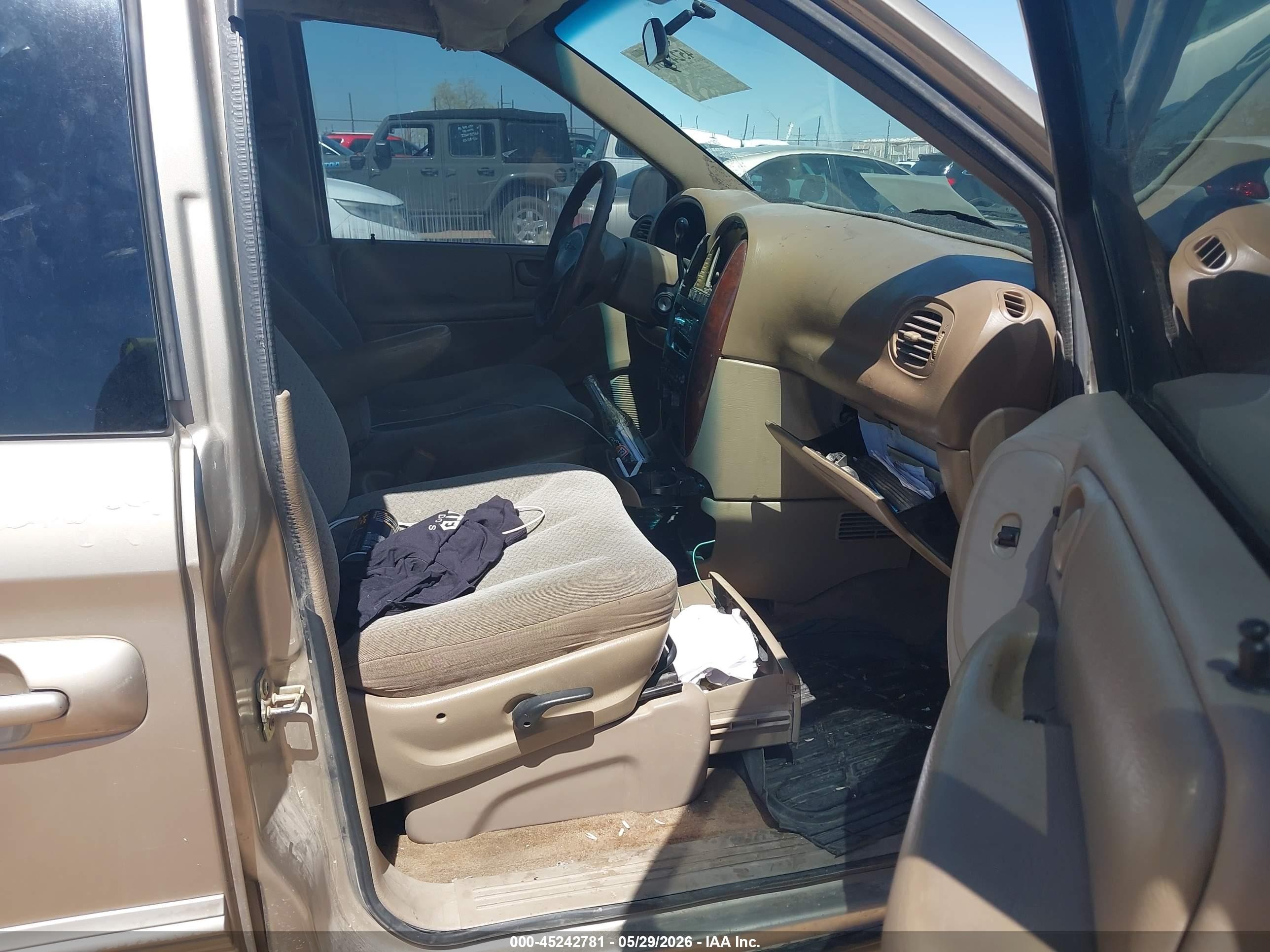 2003 Chrysler Town & Country VIN 2C4GP44313R164986 IAAI salvage auction — Biohazard/Chemical, Clear (Arizona), sold $300 on 2026-07-09 (photo 5)