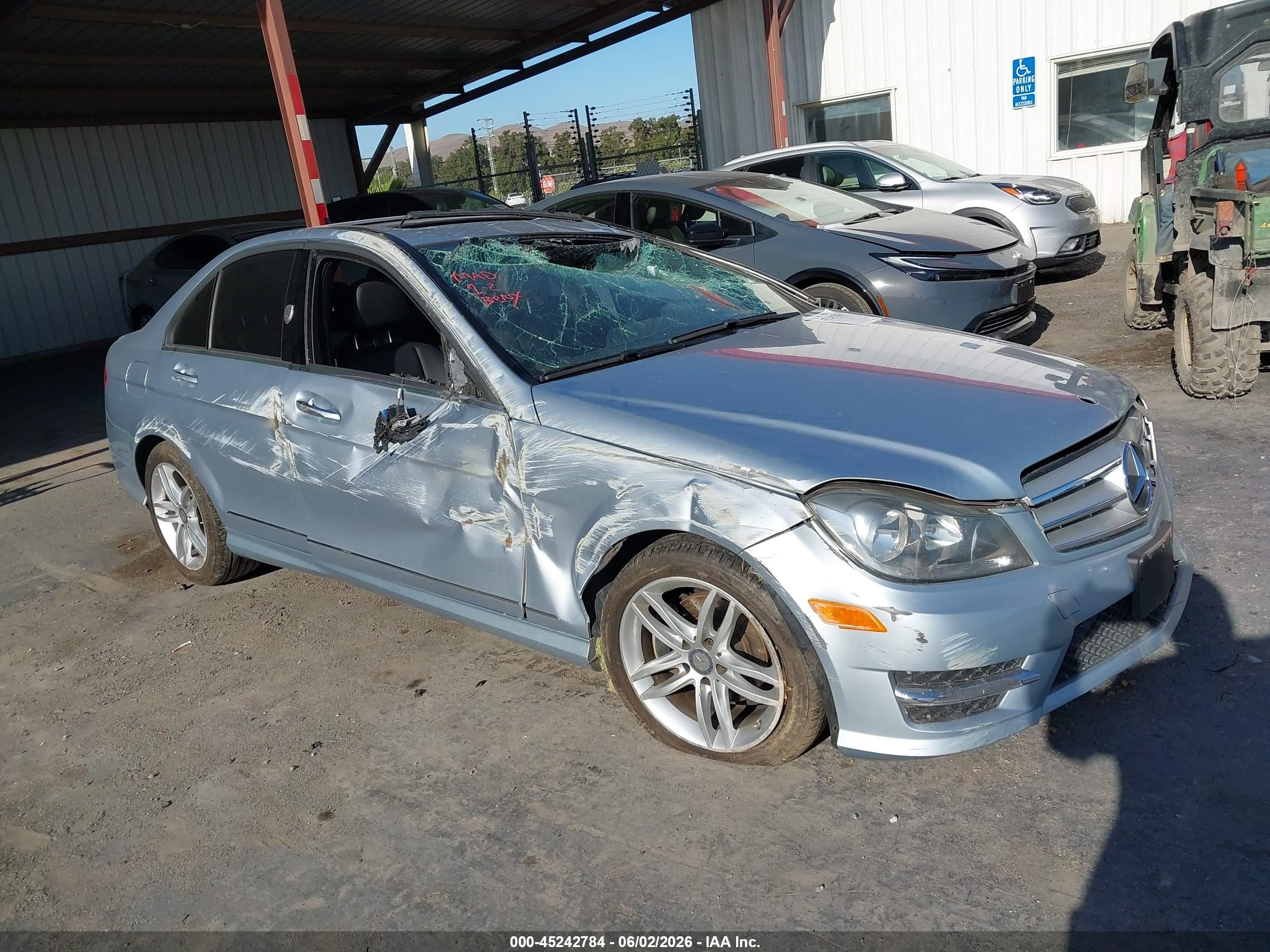 2013 Mercedes-Benz C-Class VIN WDDGF4HB8DG128838 IAAI salvage auction — Front & Rear, Salvage (California), sold $550 on 2026-07-09 (photo 1)