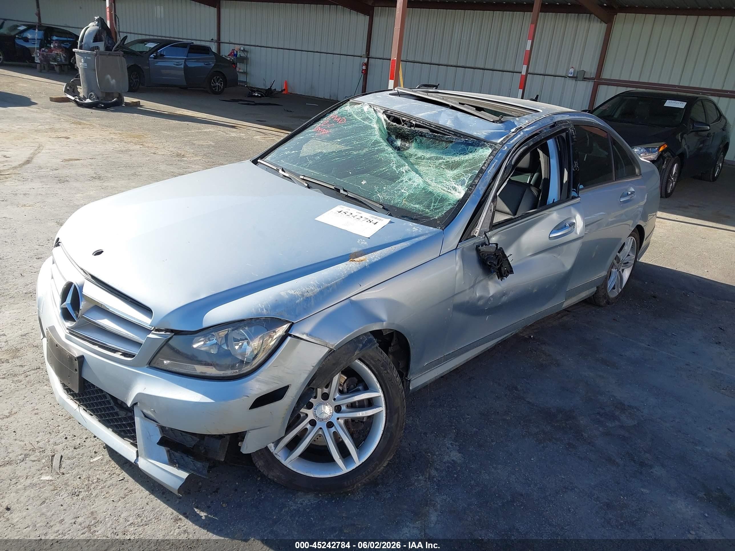 2013 Mercedes-Benz C-Class VIN WDDGF4HB8DG128838 IAAI salvage auction — Front & Rear, Salvage (California), sold $550 on 2026-07-09 (photo 2)