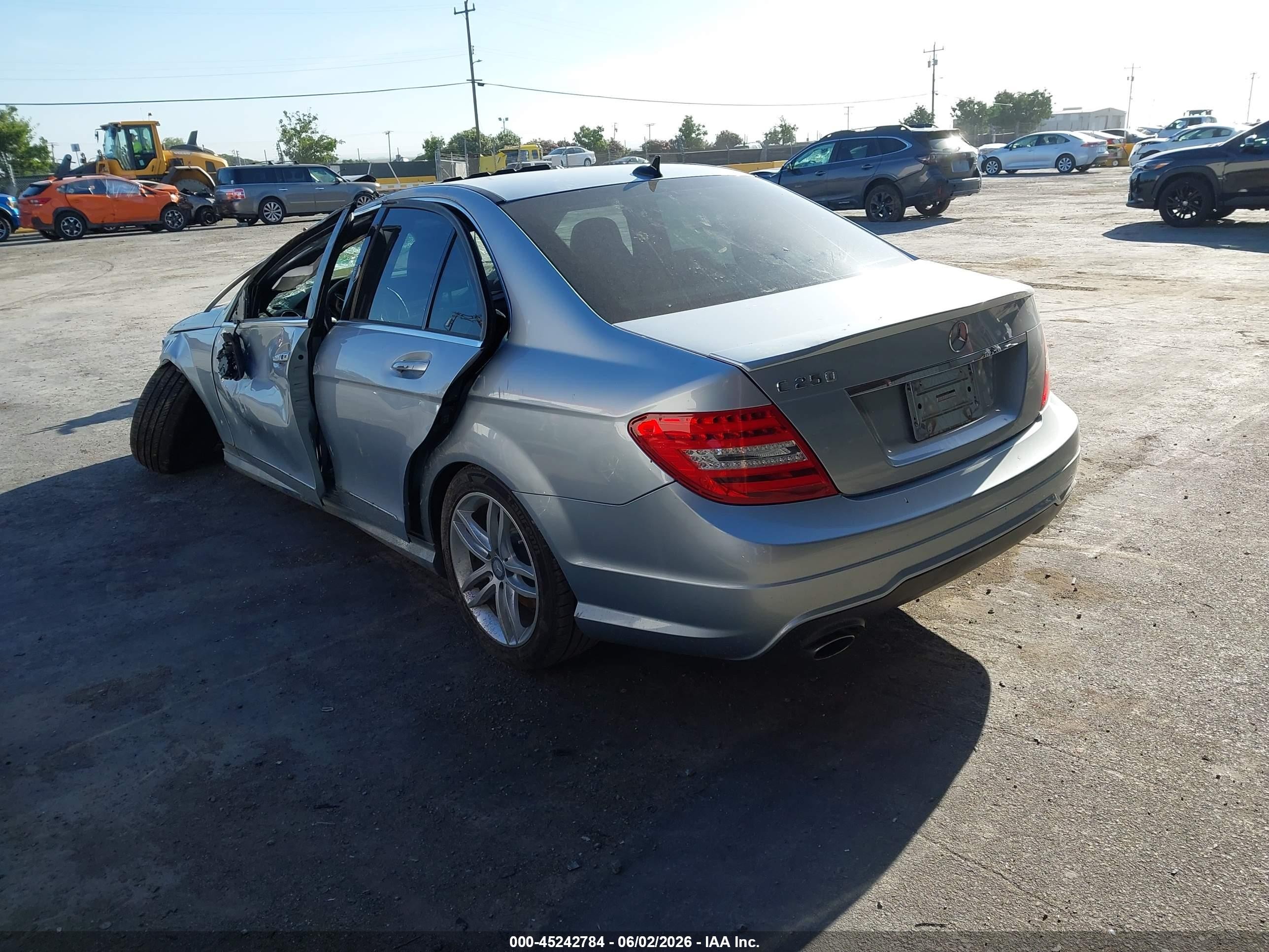 2013 Mercedes-Benz C-Class VIN WDDGF4HB8DG128838 IAAI salvage auction — Front & Rear, Salvage (California), sold $550 on 2026-07-09 (photo 3)