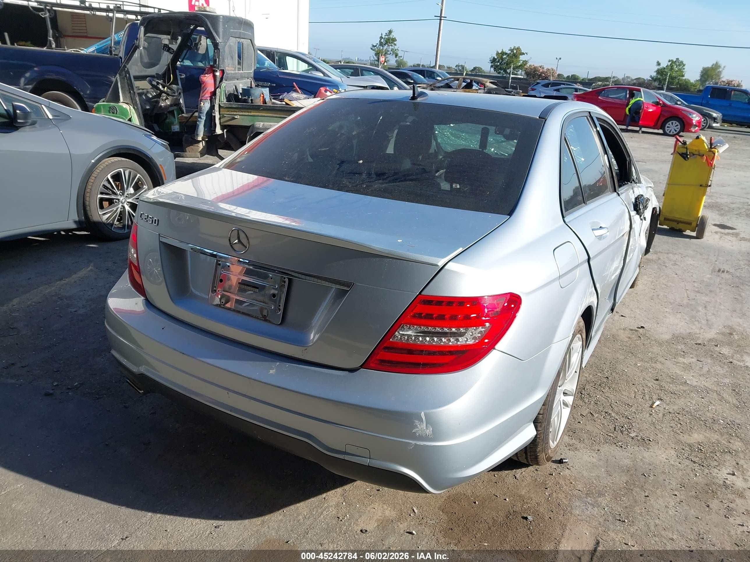 2013 Mercedes-Benz C-Class VIN WDDGF4HB8DG128838 IAAI salvage auction — Front & Rear, Salvage (California), sold $550 on 2026-07-09 (photo 4)