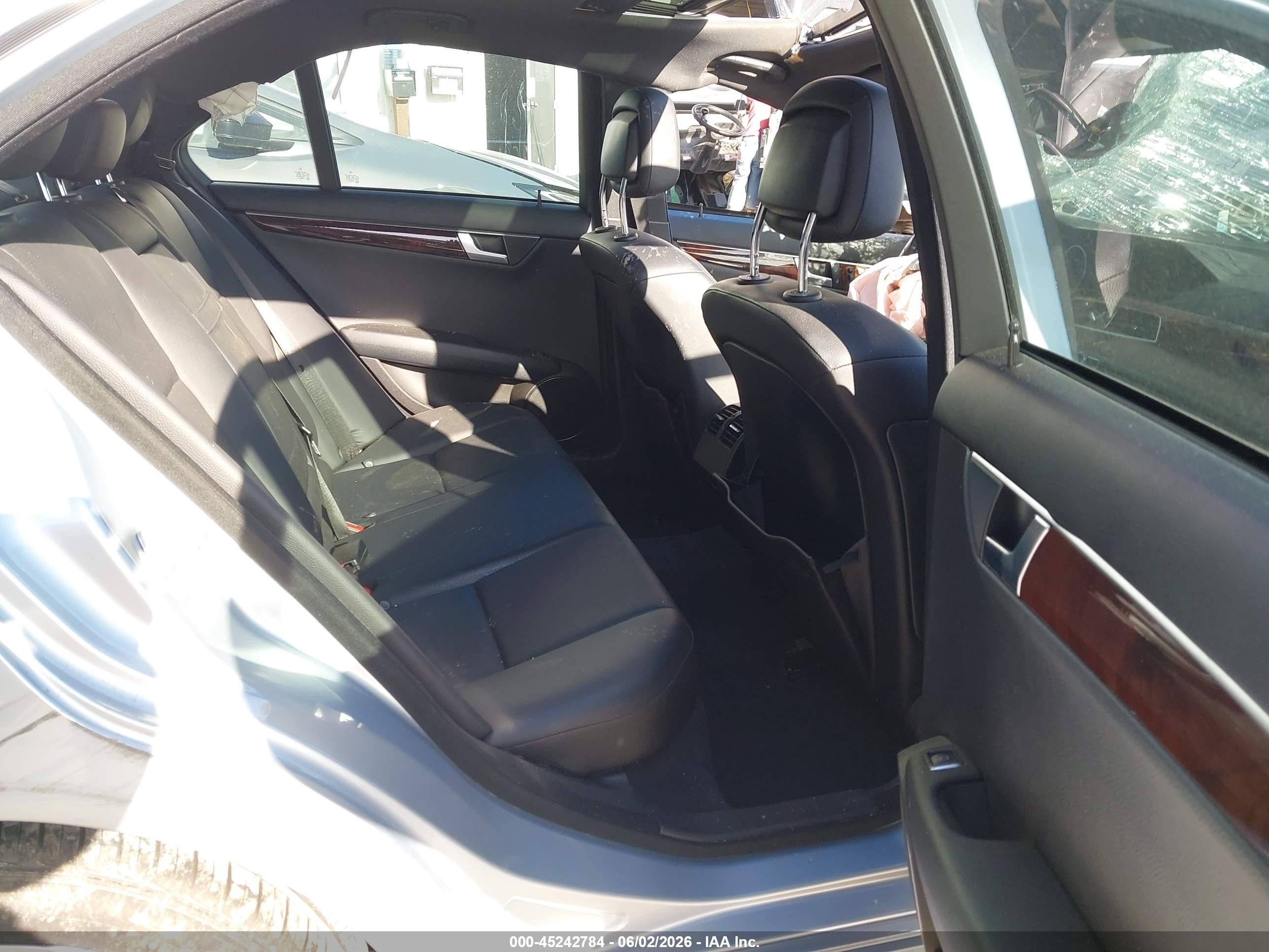 2013 Mercedes-Benz C-Class VIN WDDGF4HB8DG128838 IAAI salvage auction — Front & Rear, Salvage (California), sold $550 on 2026-07-09 (photo 8)