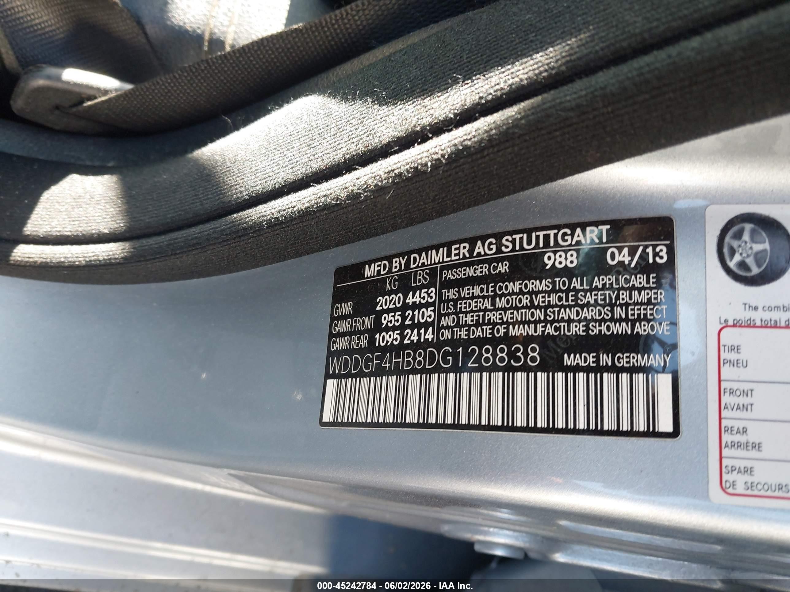 2013 Mercedes-Benz C-Class VIN WDDGF4HB8DG128838 IAAI salvage auction — Front & Rear, Salvage (California), sold $550 on 2026-07-09 (photo 9)