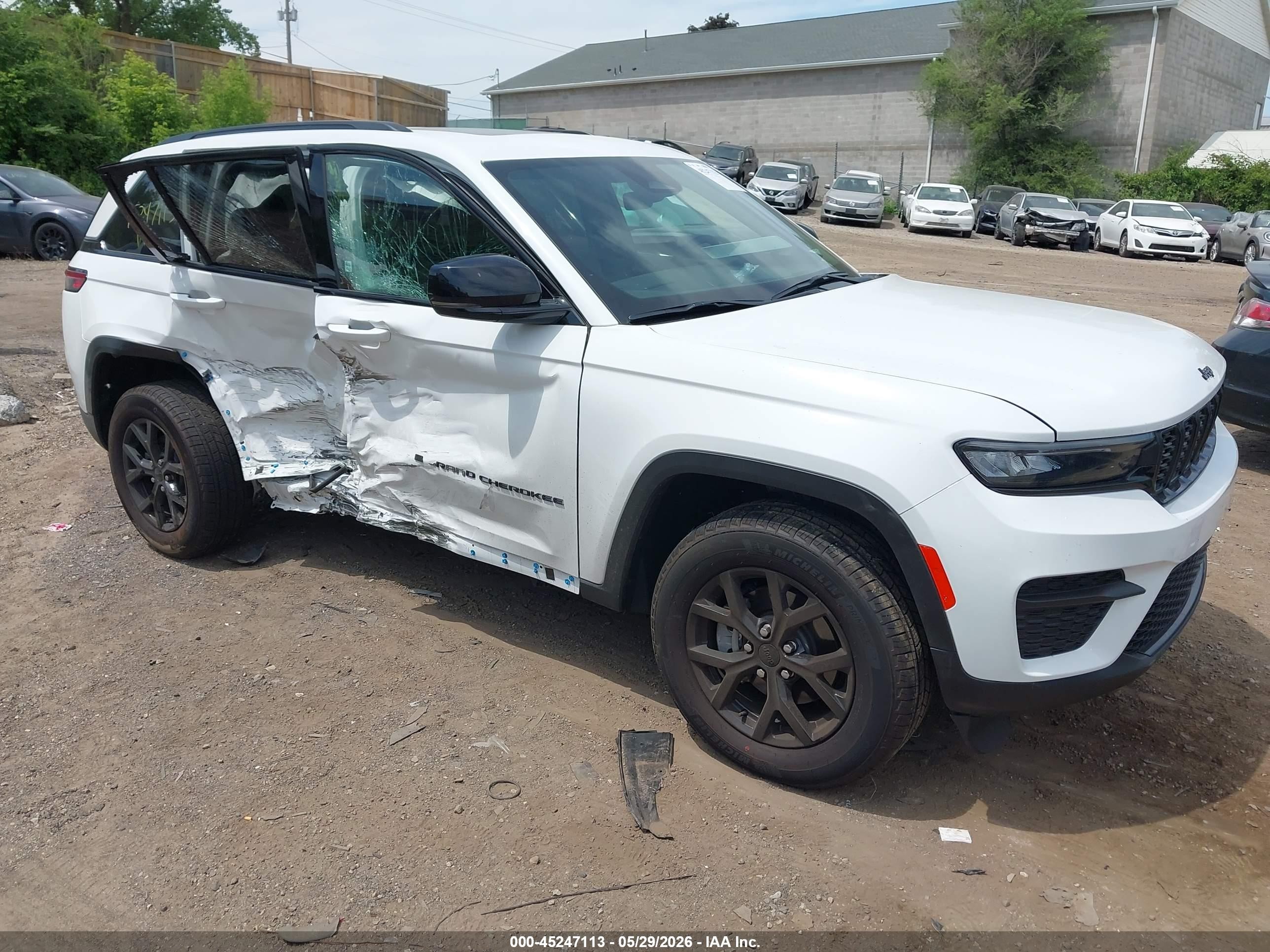 2025 Jeep Grand Cherokee VIN 1C4RJHAG5SC371347 — IAAI salvage auction photo