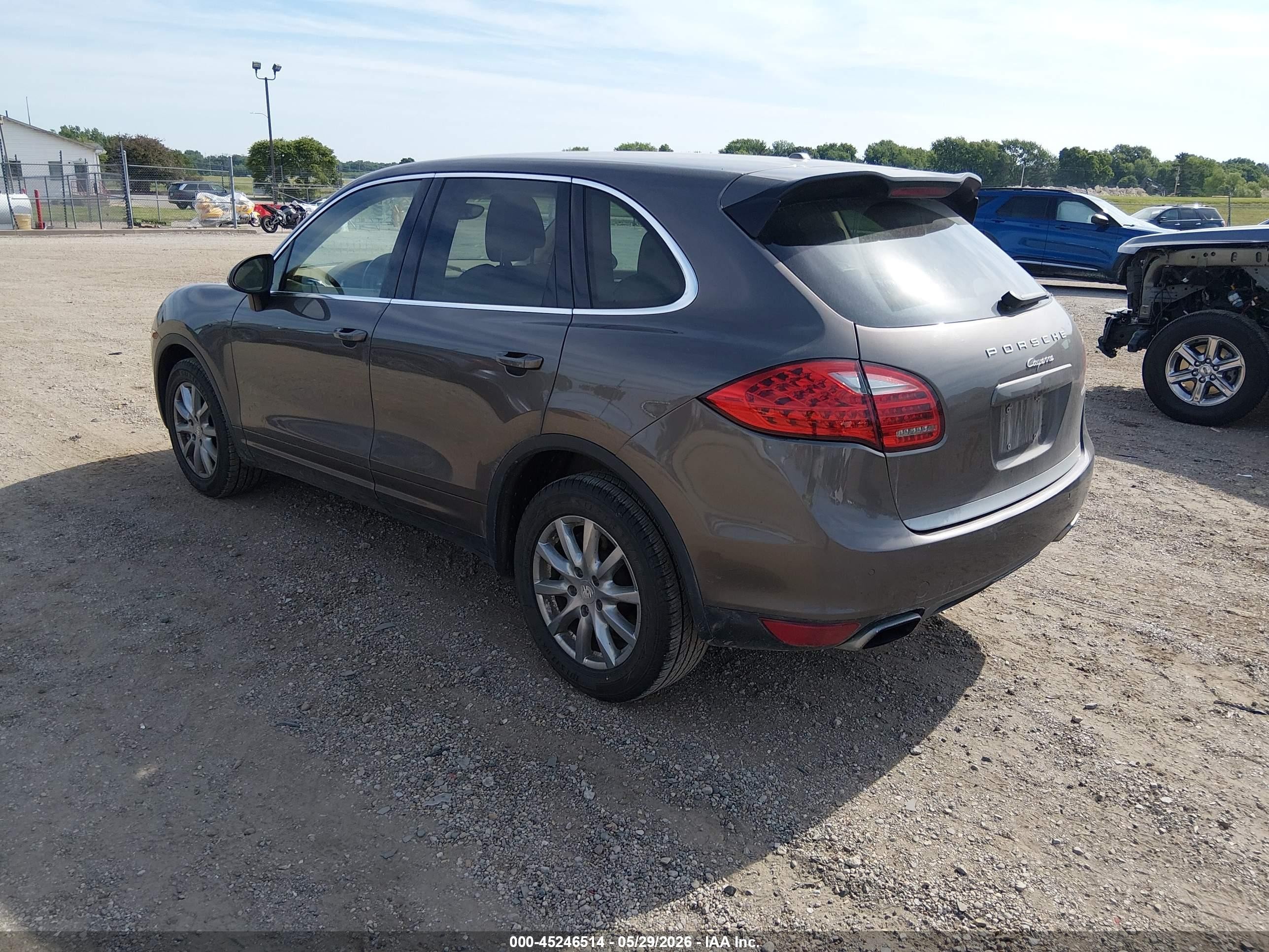 2013 Porsche Cayenne VIN WP1AA2A29DLA05097 IAAI salvage auction — Unknown, Salvage (Illinois), sold $1,200 on 2026-07-03 (photo 3)
