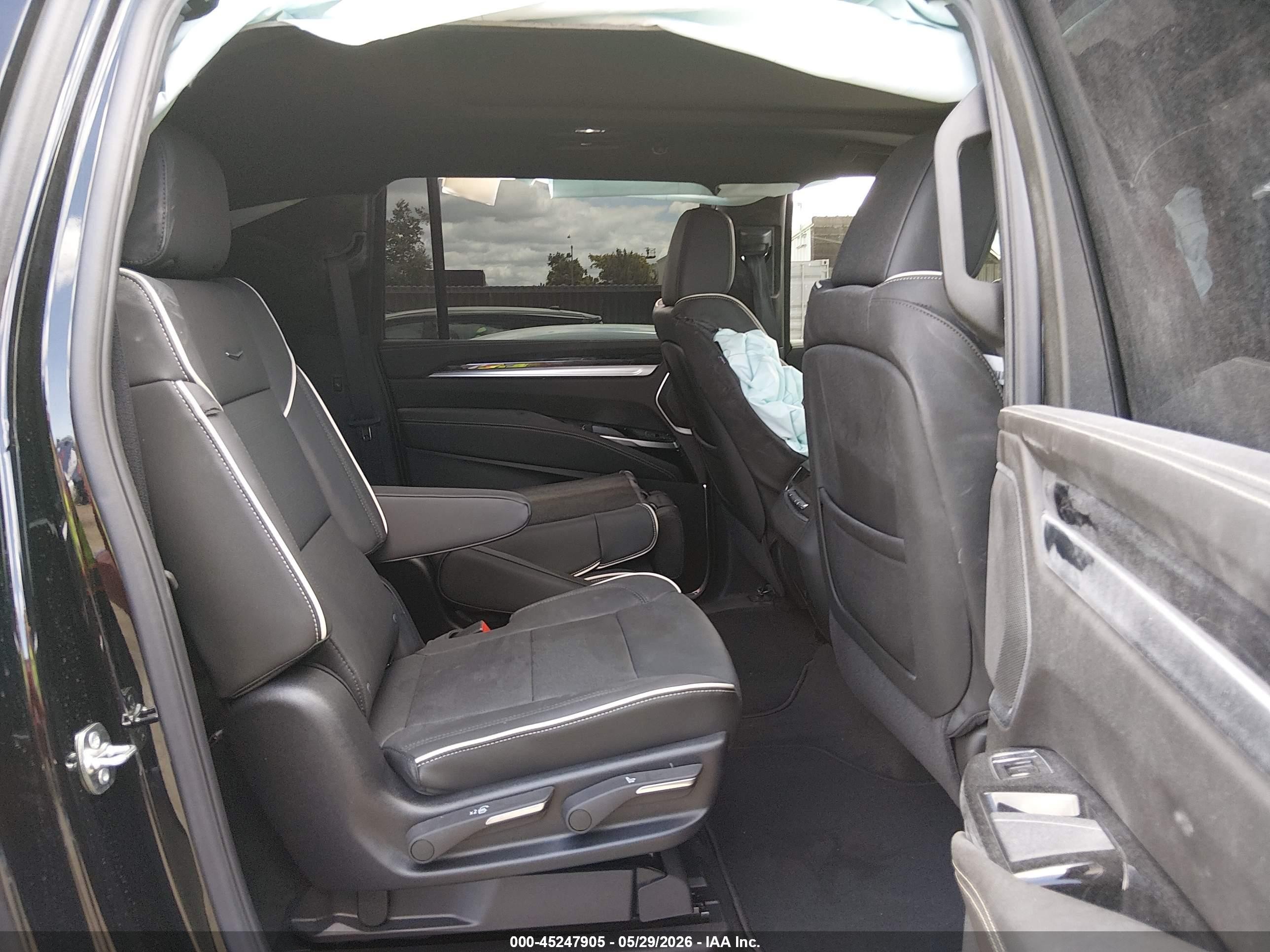 2026 Cadillac Escalade VIN 1GYS8PKL3TR317914 IAAI salvage auction — Side, Salvage (California), sold $57,000 on 2026-08-14 (photo 8)