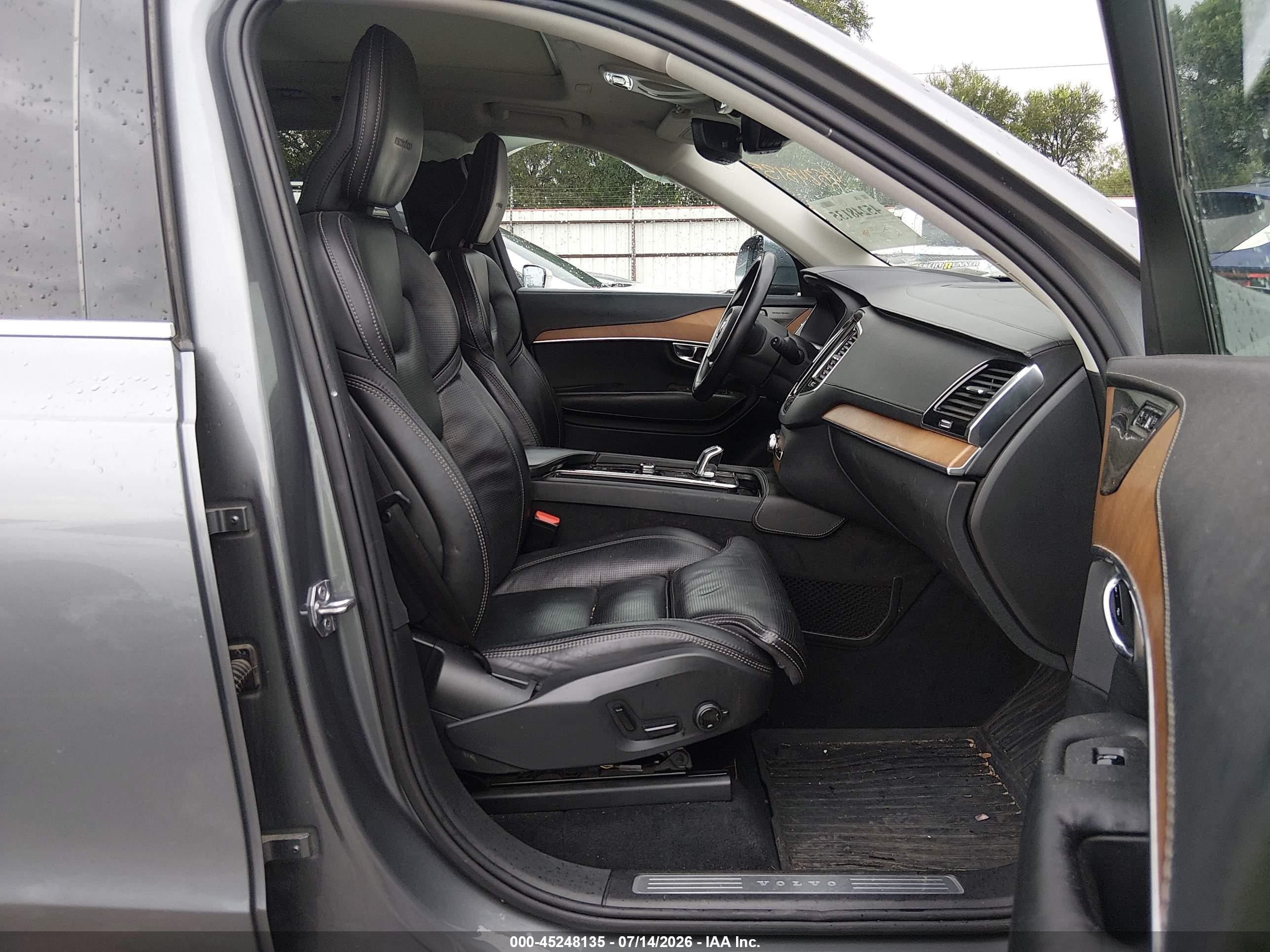 2019 Volvo XC90 VIN YV4BR0CL6K1500629 IAAI salvage auction — Side, Original (Texas), sold $9,700 on 2026-09-18 (photo 5)