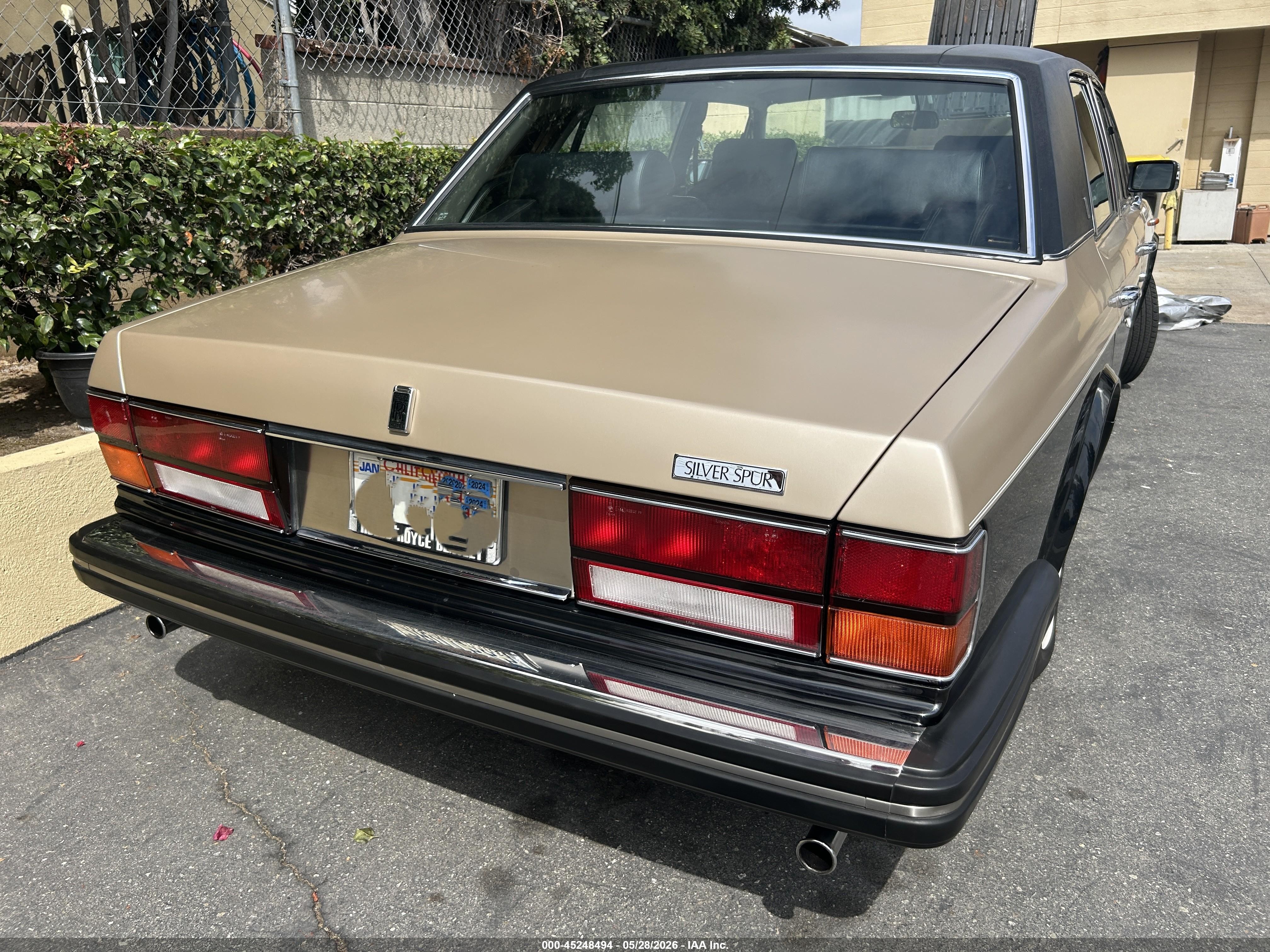 1985 Rolls-royce Silver spur VIN SCAZN42A1FCX12165 IAAI salvage auction — Unknown, Clear - Dealer Only (California), sold $6,000 on 2026-07-02 (photo 4)
