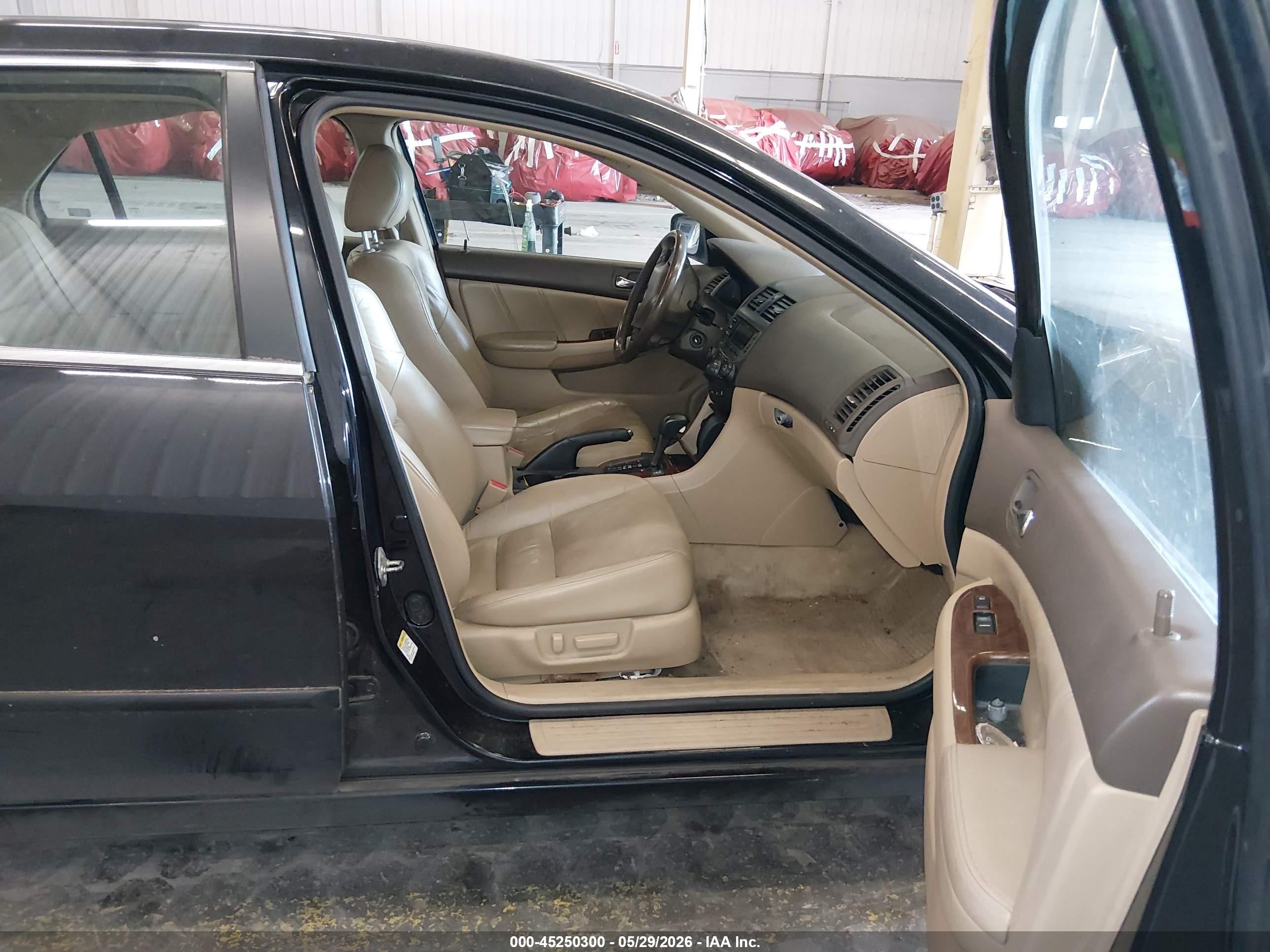 2007 Honda Accord VIN 1HGCM66517A025910 IAAI salvage auction — Side, Salvage (Oregon), sold $250 on 2026-07-09 (photo 5)