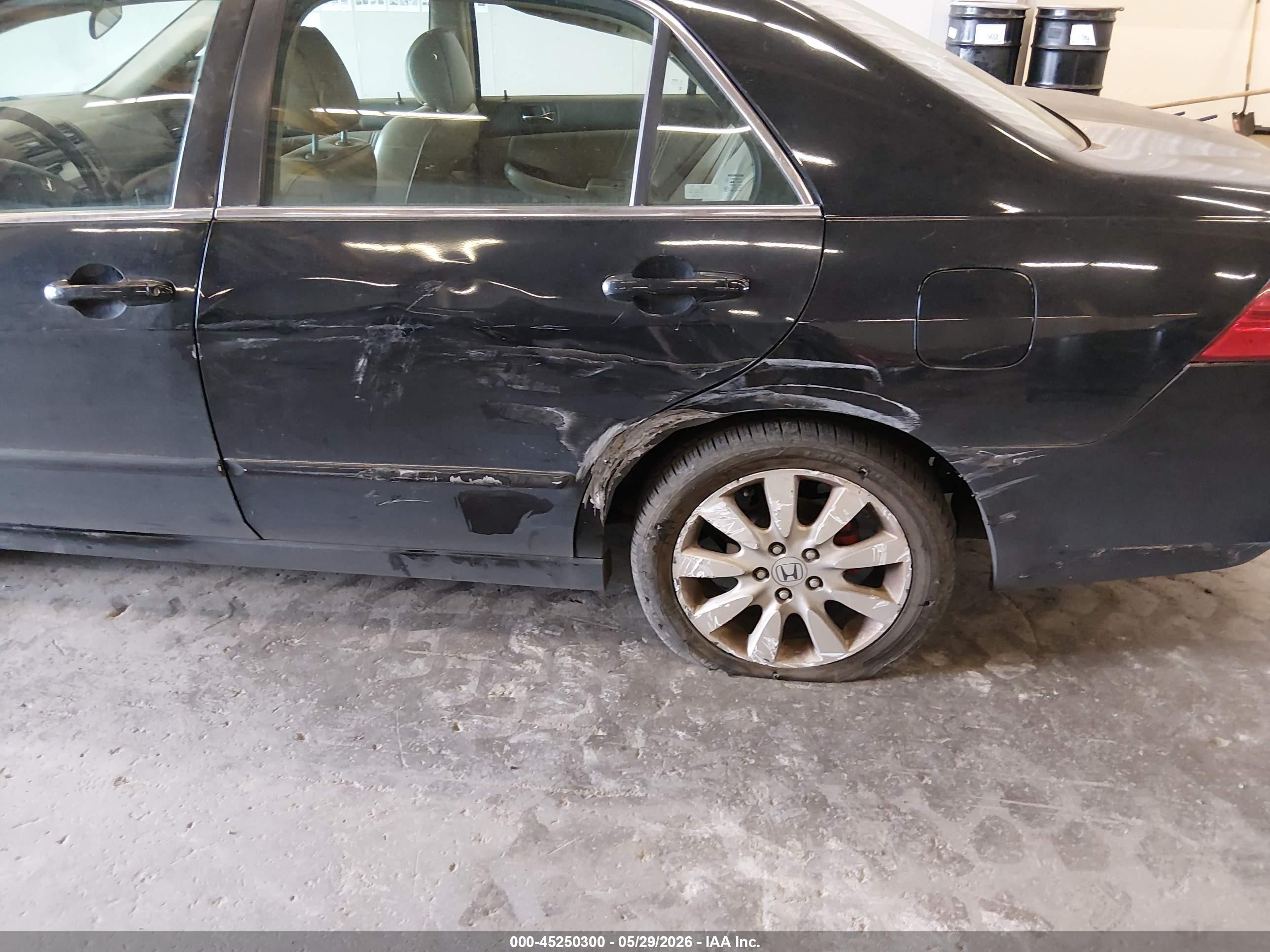 2007 Honda Accord VIN 1HGCM66517A025910 IAAI salvage auction — Side, Salvage (Oregon), sold $250 on 2026-07-09 (photo 6)