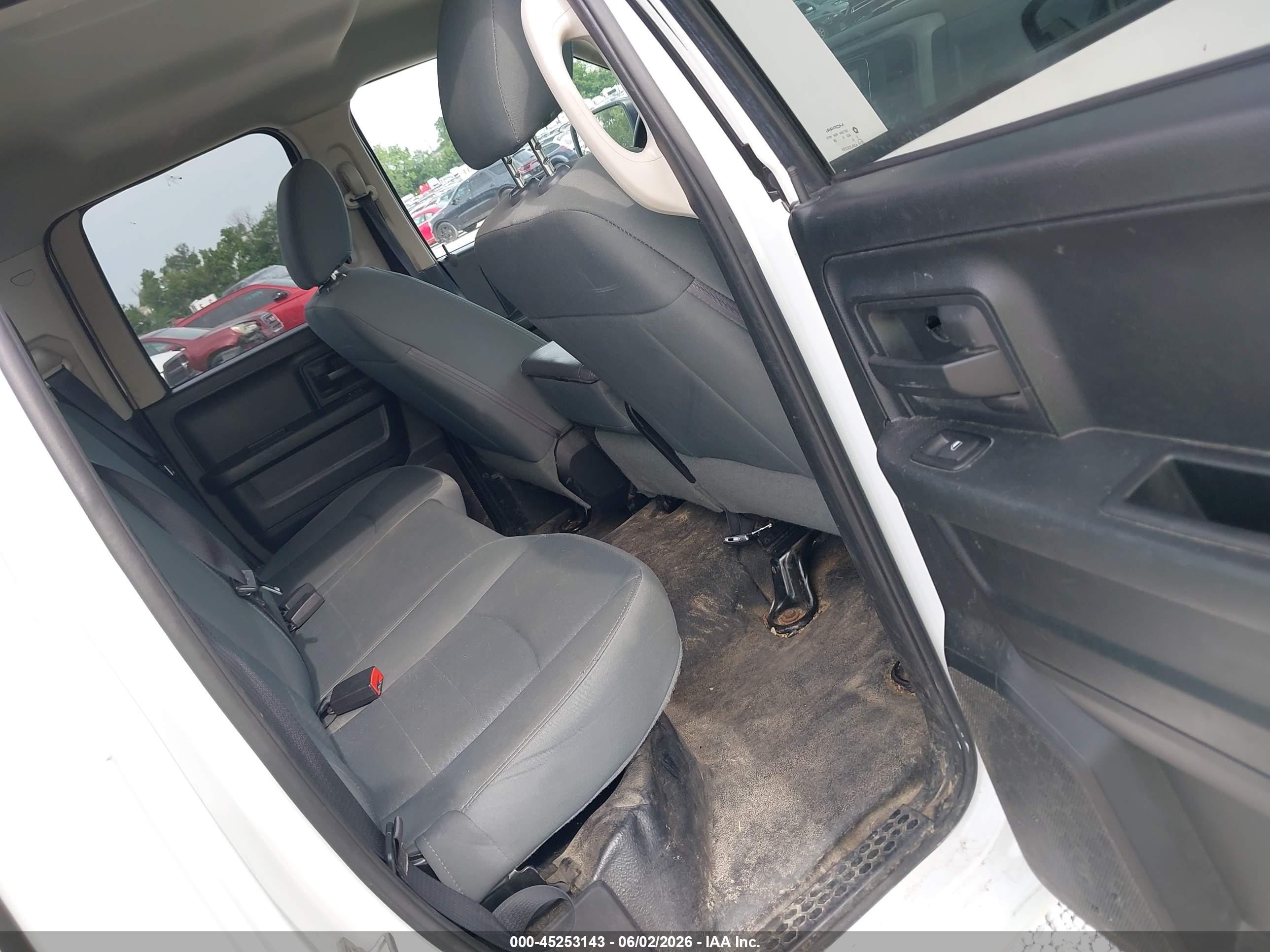 2016 Ram 1500 VIN 1C6RR6FG1GS375552 IAAI salvage auction — Normal Wear, Sf97 (Missouri), sold $5,275 on 2026-07-09 (photo 8)
