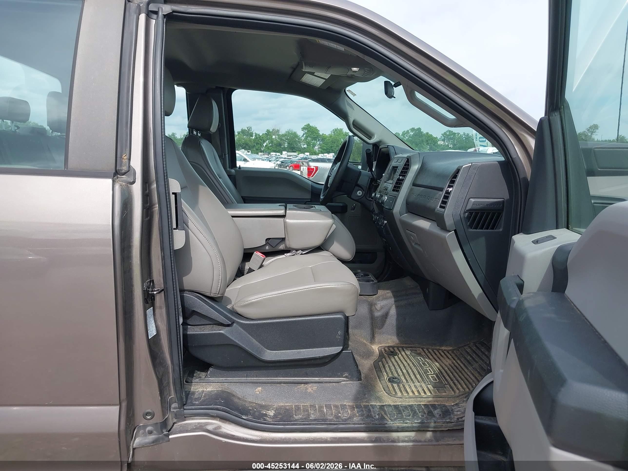 2019 Ford F-350 VIN 1FD8X3B64KEF60803 IAAI salvage auction — Unknown, Sf97 (Missouri), sold $23,625 on 2026-07-09 (photo 5)