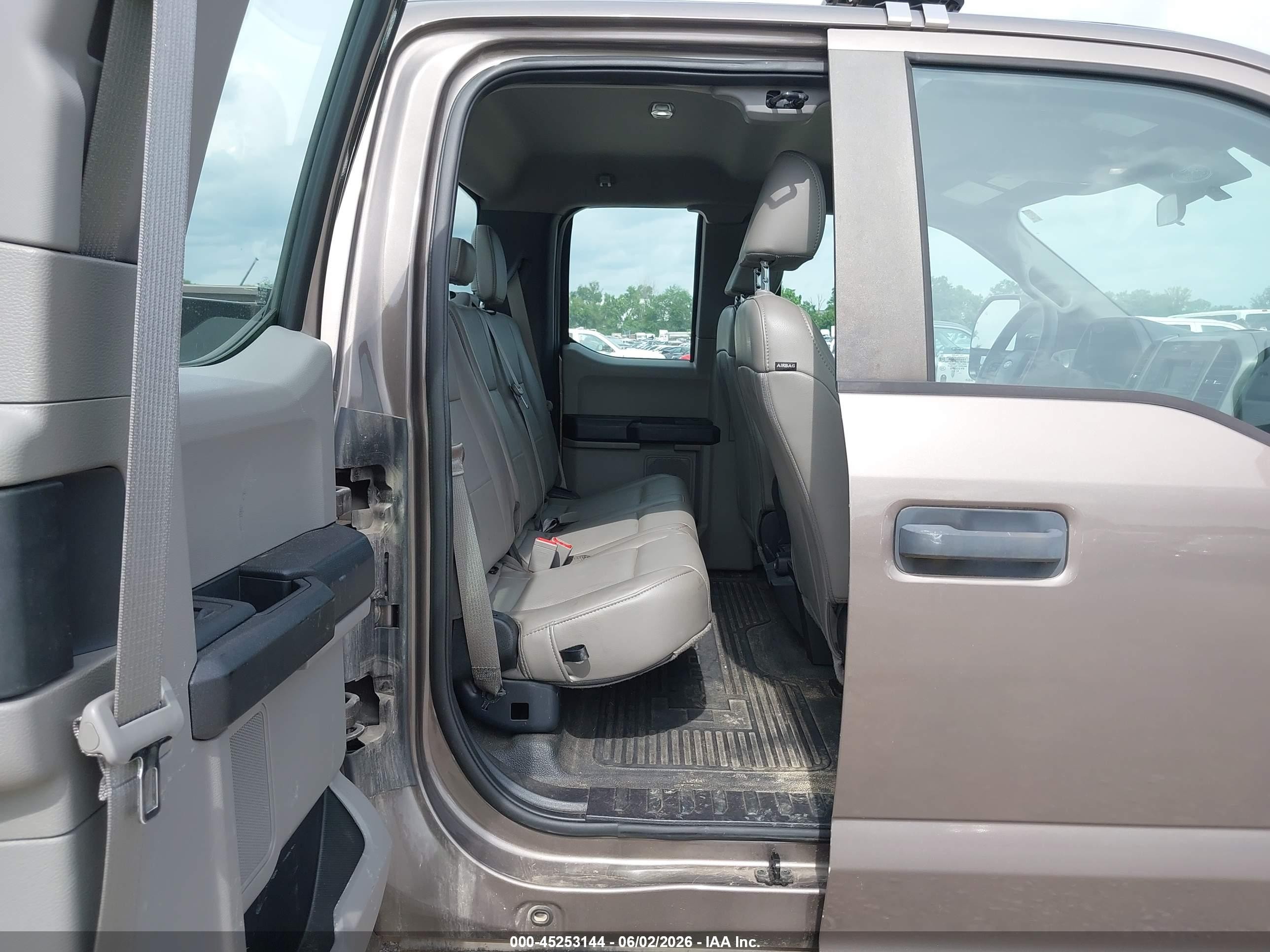 2019 Ford F-350 VIN 1FD8X3B64KEF60803 IAAI salvage auction — Unknown, Sf97 (Missouri), sold $23,625 on 2026-07-09 (photo 8)