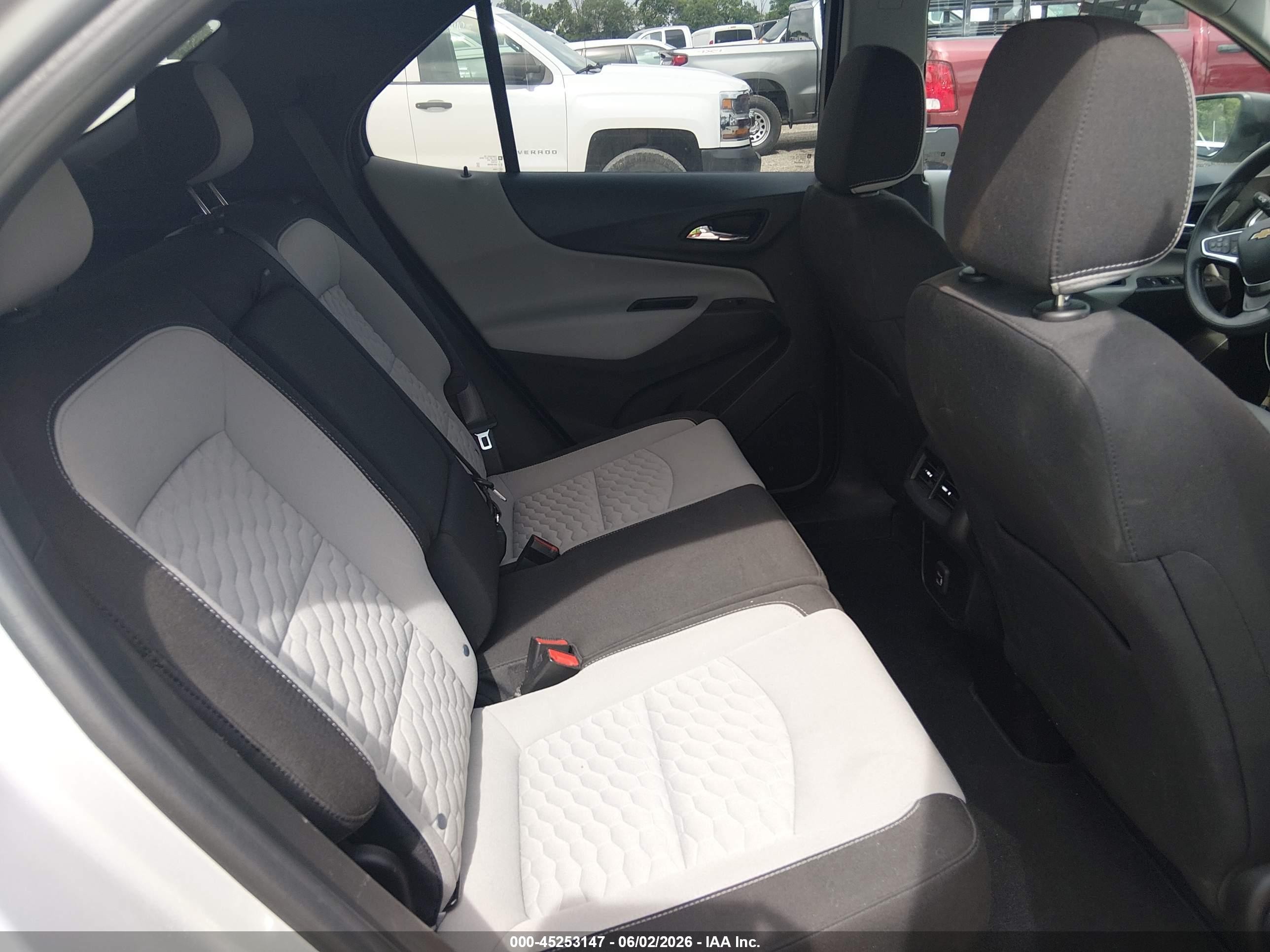 2021 Chevrolet Equinox VIN 2GNAXSEV2M6161115 IAAI salvage auction — Normal Wear, Sf97 (Missouri), sold $7,375 on 2026-07-09 (photo 8)