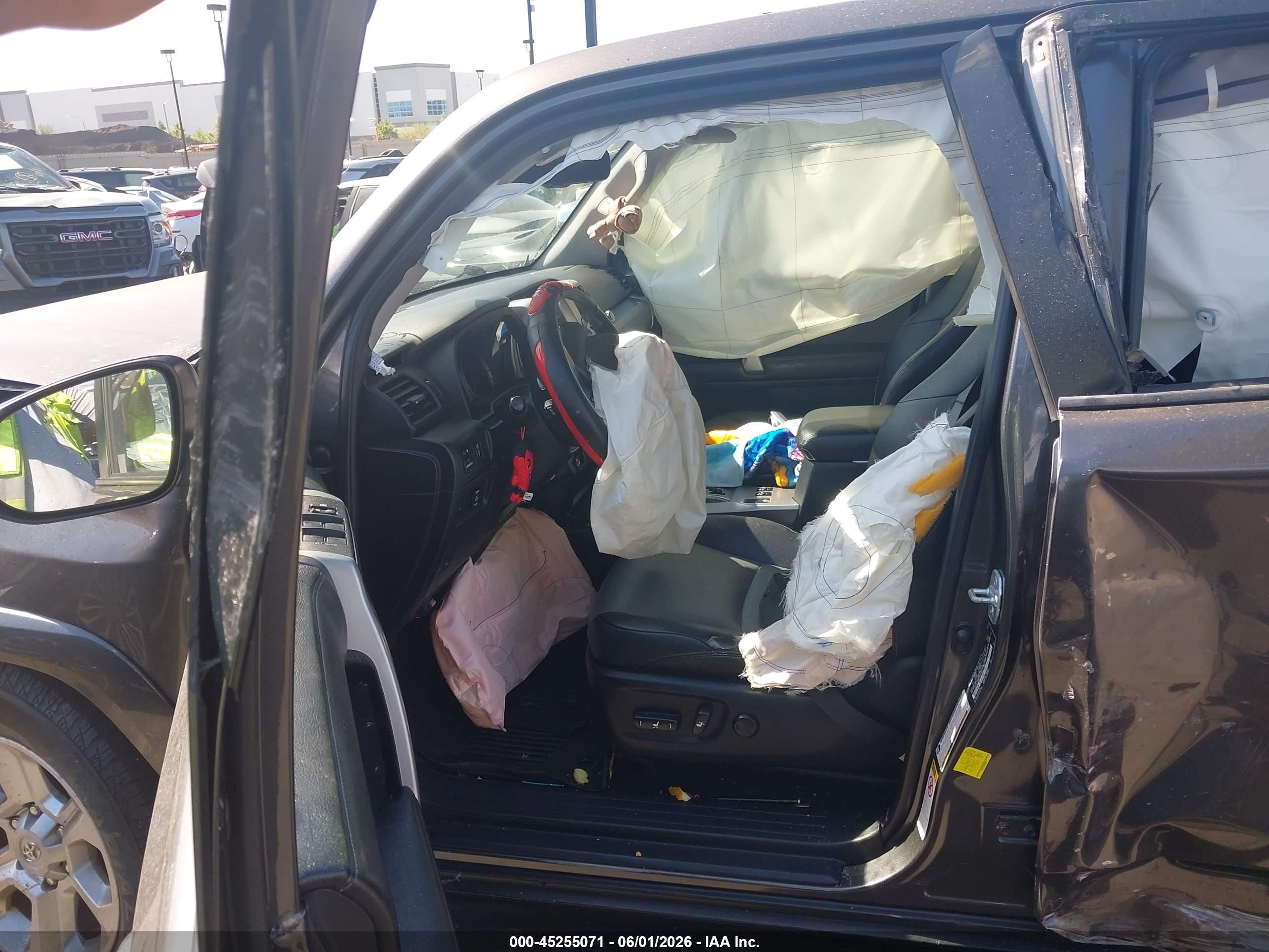 2015 Toyota 4Runner VIN JTEZU5JR6F5087027 IAAI salvage auction — Unknown, Salvage Certificate (California), sold $3,500 on 2026-07-10 (photo 5)