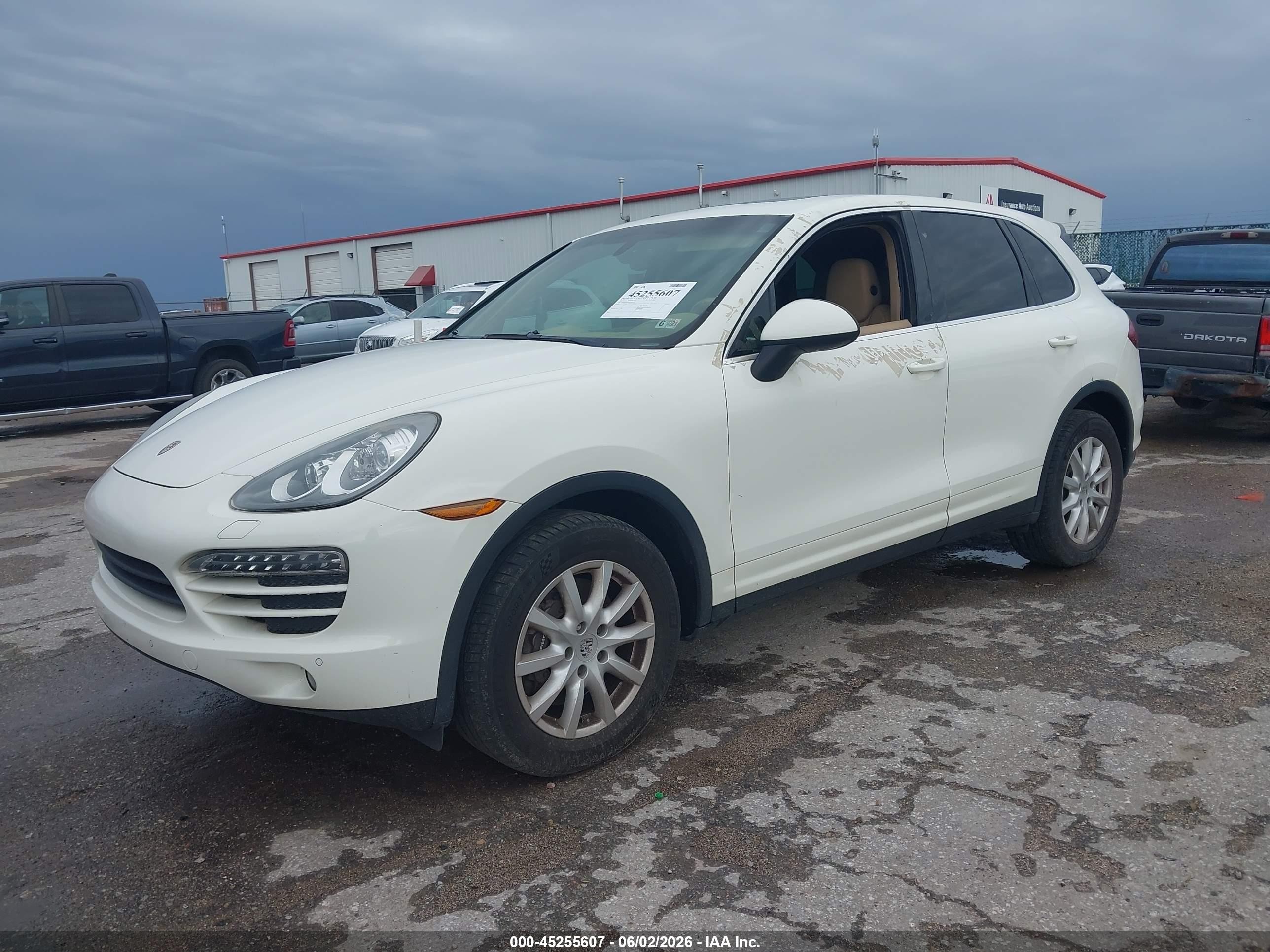 2012 Porsche Cayenne VIN WP1AA2A24CLA04325 IAAI salvage auction — Normal Wear, Clear (Kansas), sold $2,000 on 2026-07-01 (photo 2)