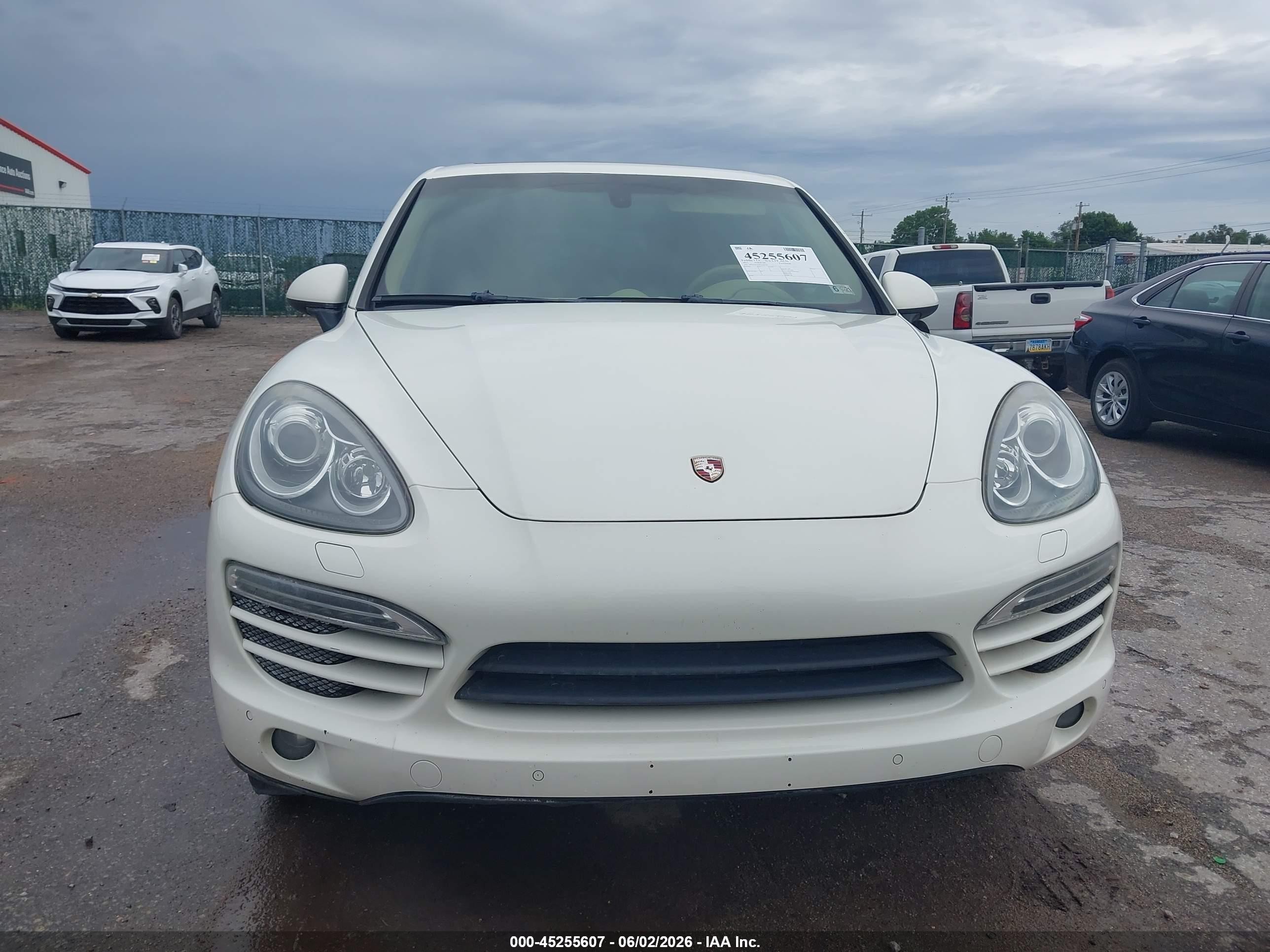 2012 Porsche Cayenne VIN WP1AA2A24CLA04325 IAAI salvage auction — Normal Wear, Clear (Kansas), sold $2,000 on 2026-07-01 (photo 6)