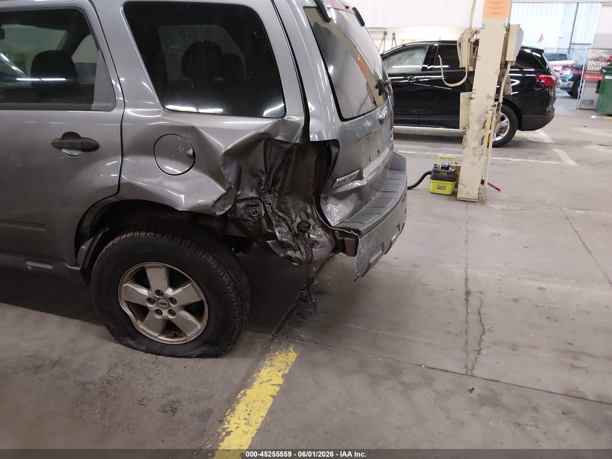 2008 Ford Escape VIN 1FMCU93138KE58881 IAAI salvage auction — Rear End, Salvage (Oregon), sold $100 on 2026-07-09 (photo 6)