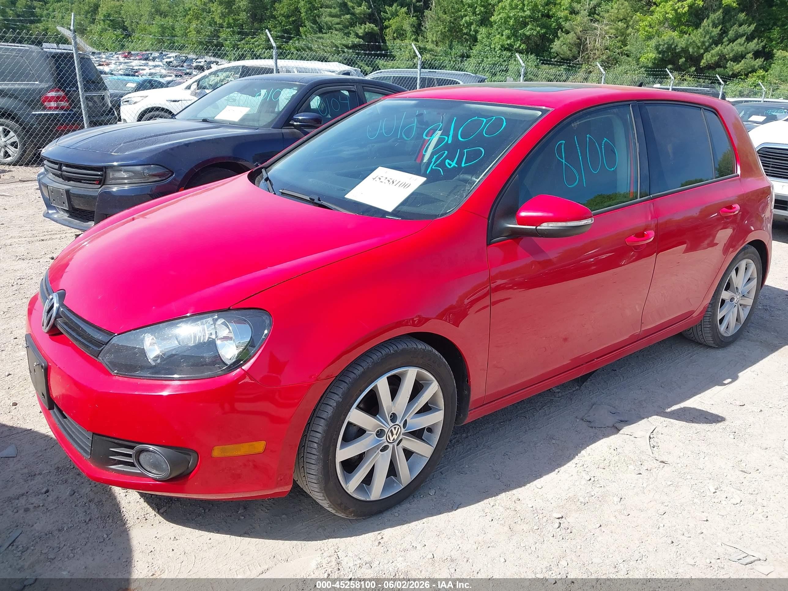 2011 Volkswagen Golf VIN WVWDM7AJ9BW263125 IAAI salvage auction — Side, Junk Bill Of Sale Mv2459 (Wisconsin), sold $1,800 on 2021-02-17 (photo 2)