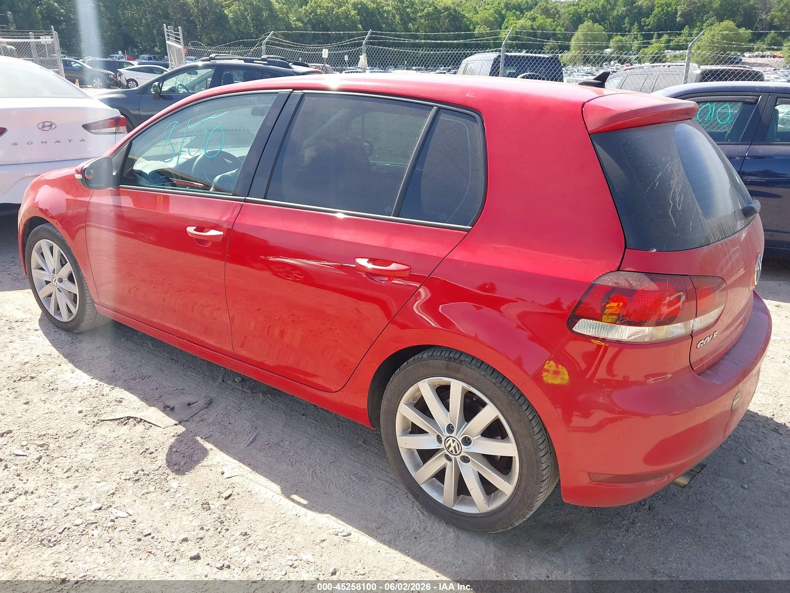 2011 Volkswagen Golf VIN WVWDM7AJ9BW263125 IAAI salvage auction — Side, Junk Bill Of Sale Mv2459 (Wisconsin), sold $1,800 on 2021-02-17 (photo 3)