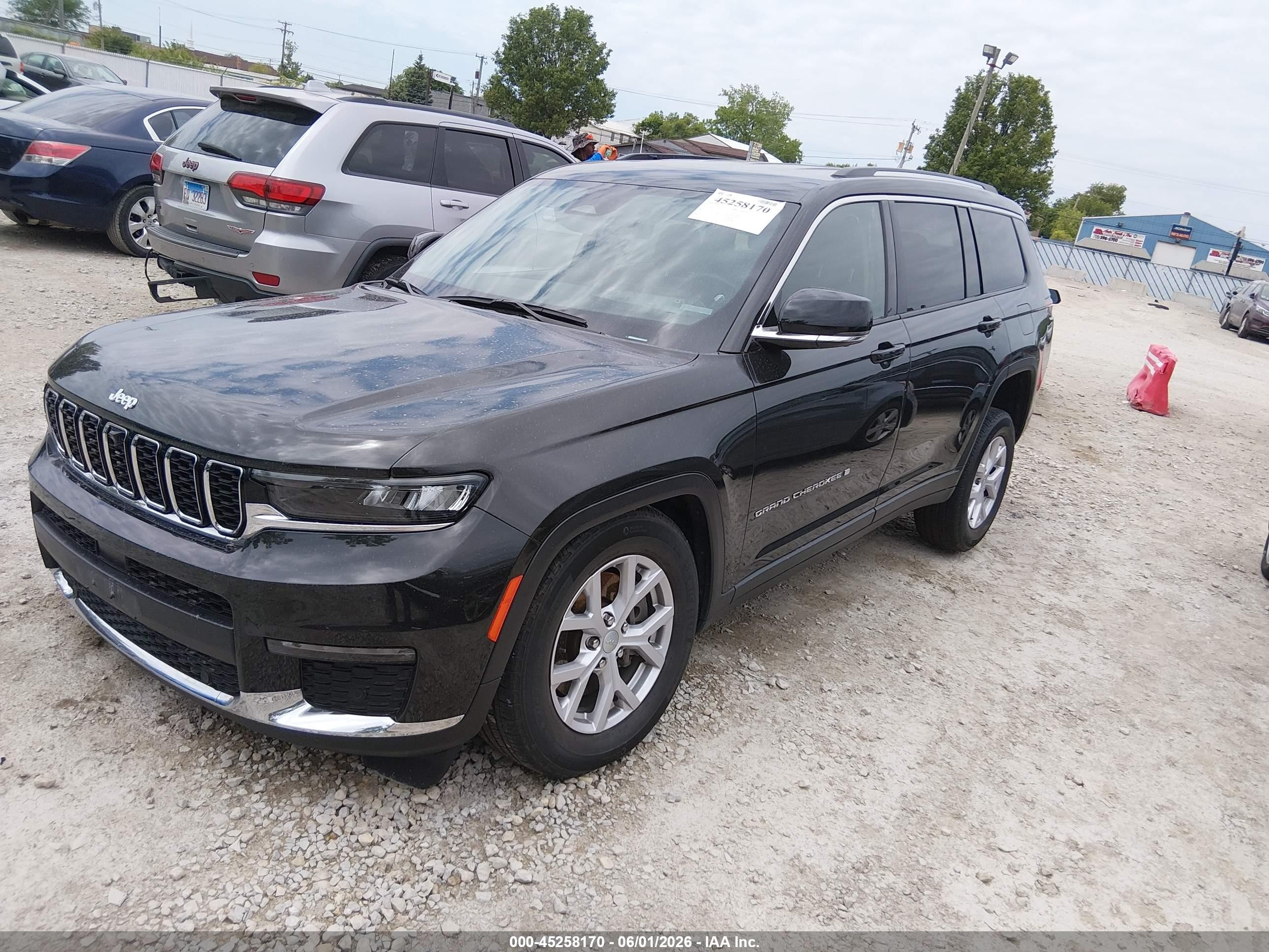 2022 Jeep Grand Cherokee L VIN 1C4RJKBG3N8555866 IAAI salvage auction — Unknown, Salvage (Illinois), sold $8,100 on 2026-09-22 (photo 2)