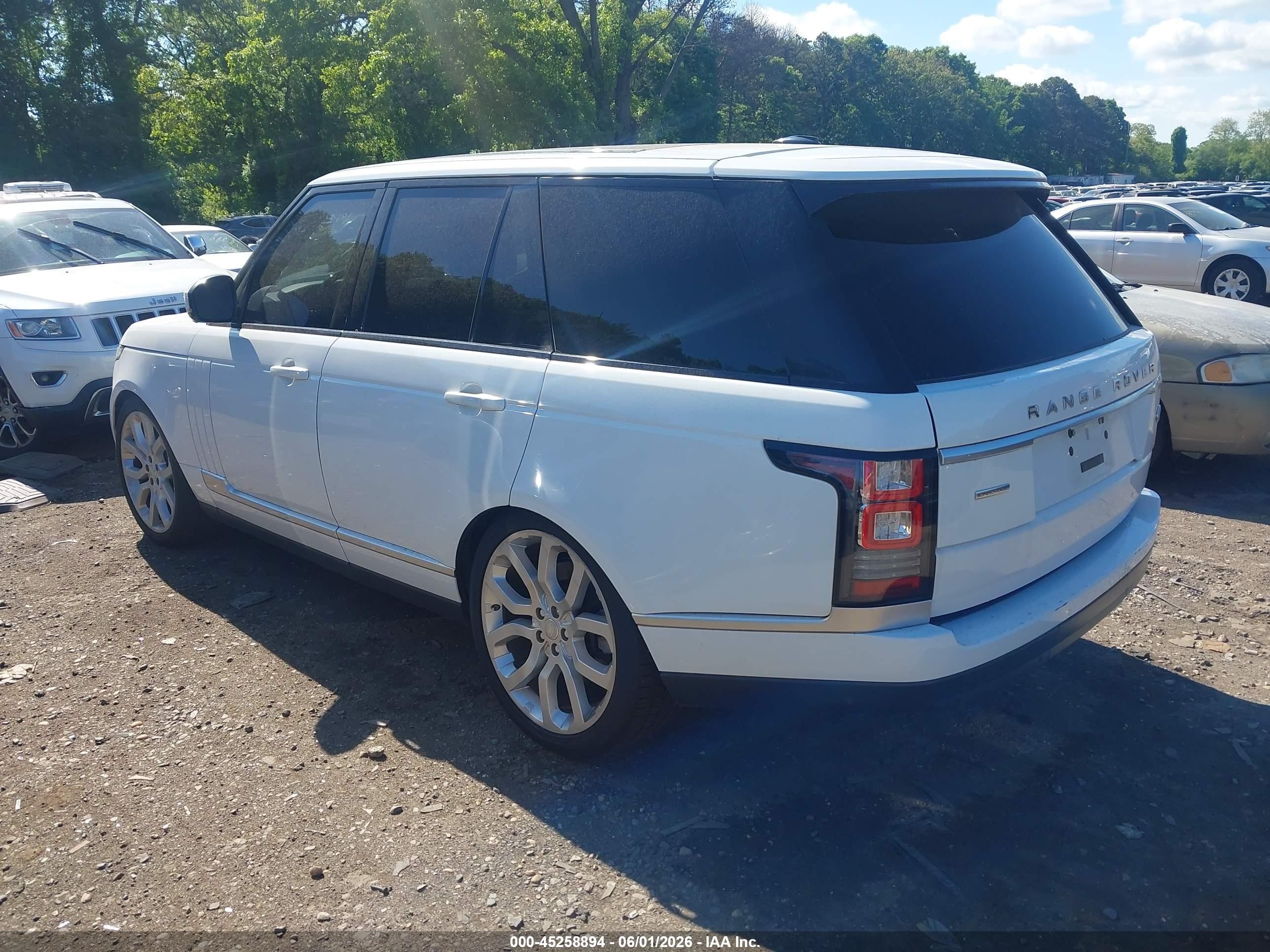 2015 Land Rover Range Rover VIN SALGS2TF1FA218612 IAAI salvage auction — Normal Wear, Clear (New York), sold $1,600 on 2026-06-30 (photo 3)