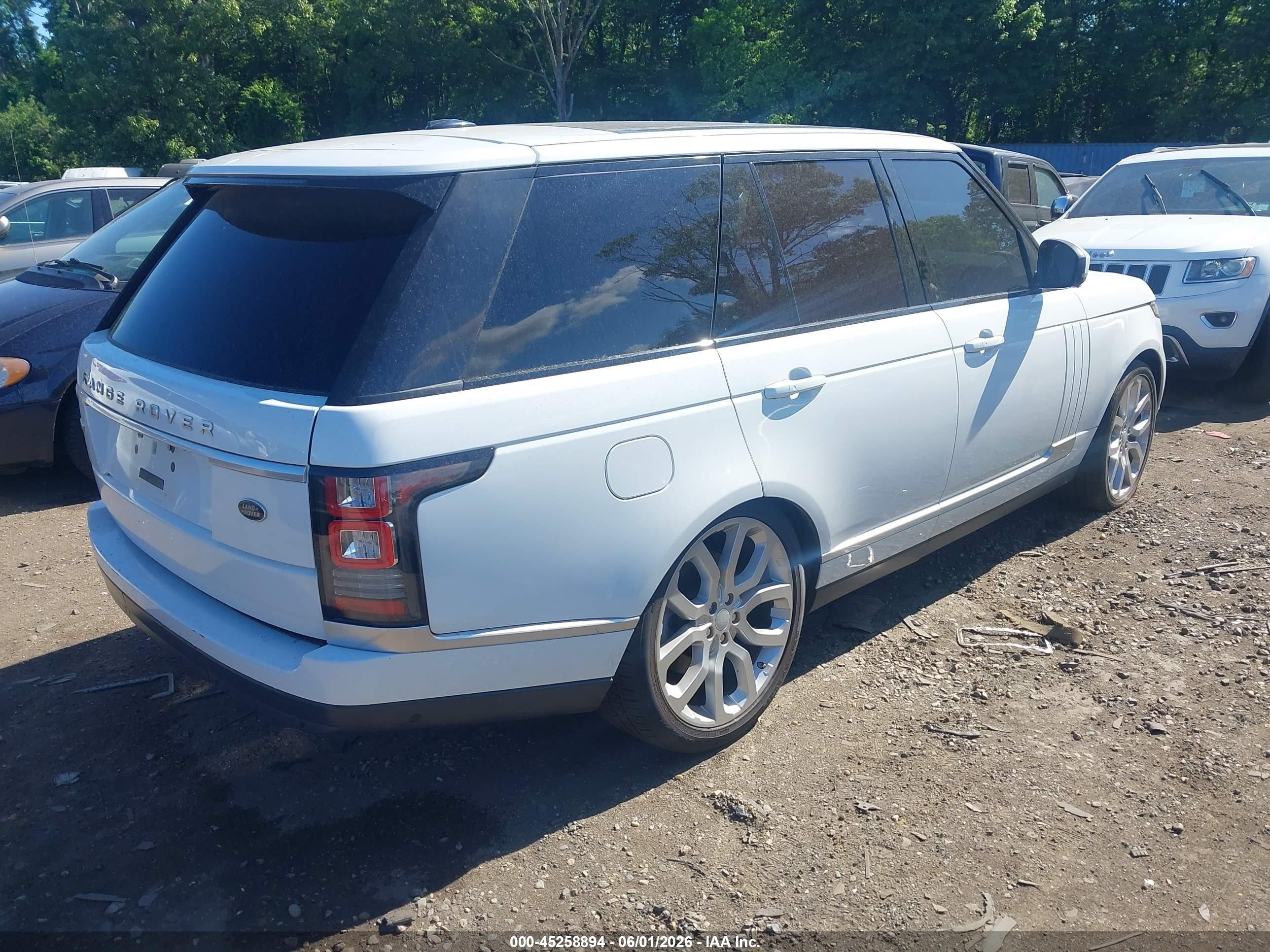 2015 Land Rover Range Rover VIN SALGS2TF1FA218612 IAAI salvage auction — Normal Wear, Clear (New York), sold $1,600 on 2026-06-30 (photo 4)