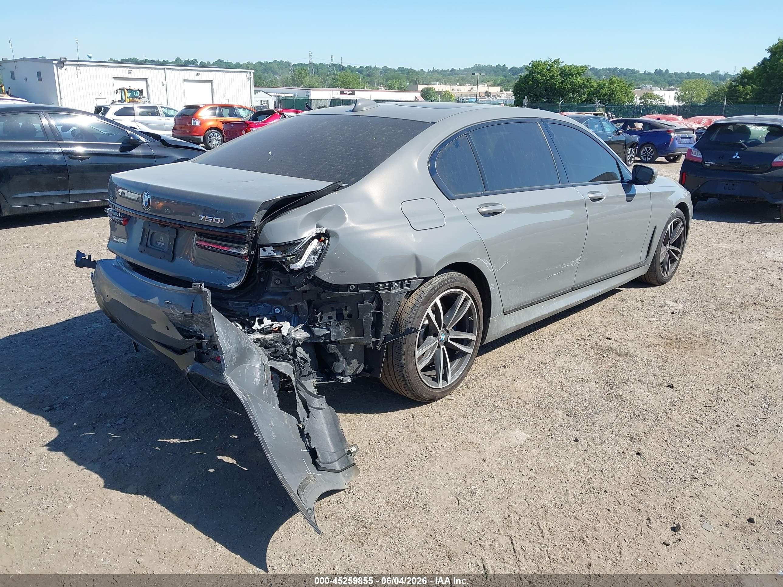 2022 BMW 7 Series VIN WBA7U2C04NCH50758 IAAI salvage auction — Rear End, Salvage (Pennsylvania), sold $23,000 on 2026-07-04 (photo 4)