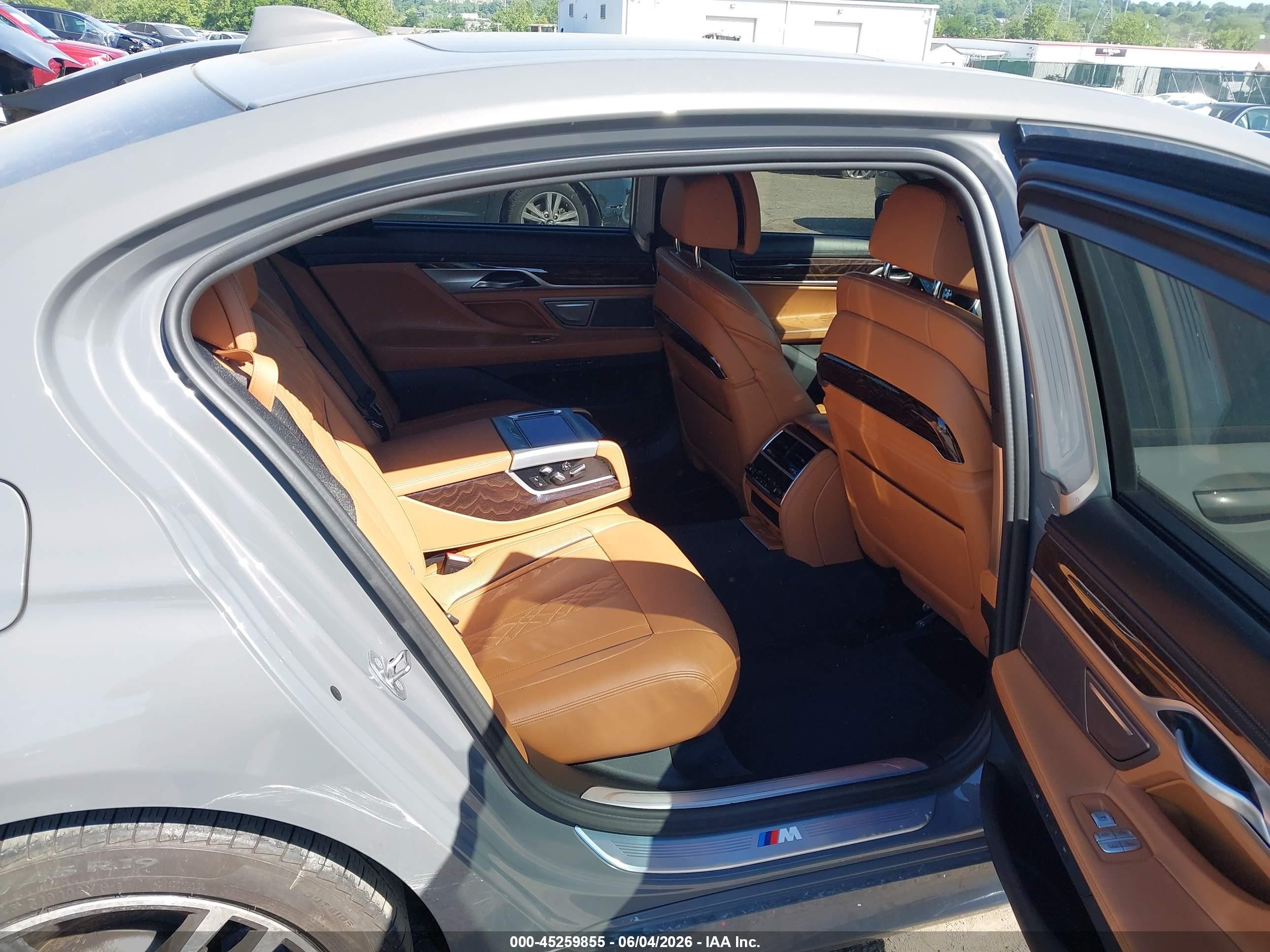 2022 BMW 7 Series VIN WBA7U2C04NCH50758 IAAI salvage auction — Rear End, Salvage (Pennsylvania), sold $23,000 on 2026-07-04 (photo 8)