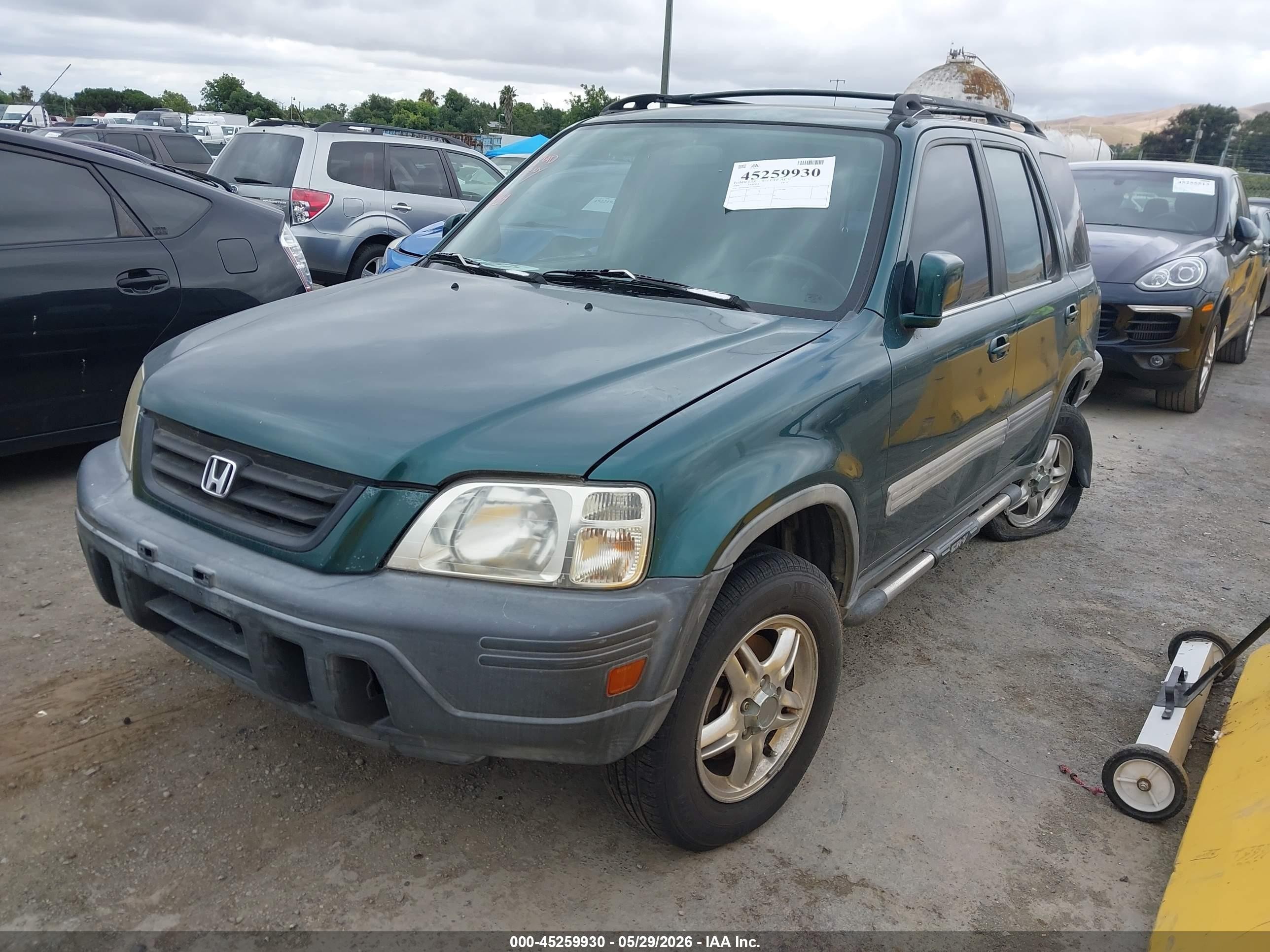2000 Honda Cr-v VIN JHLRD1863YC011694 IAAI salvage auction — Normal Wear, Clear - Dealer Only (California), sold $725 on 2026-06-18 (photo 2)
