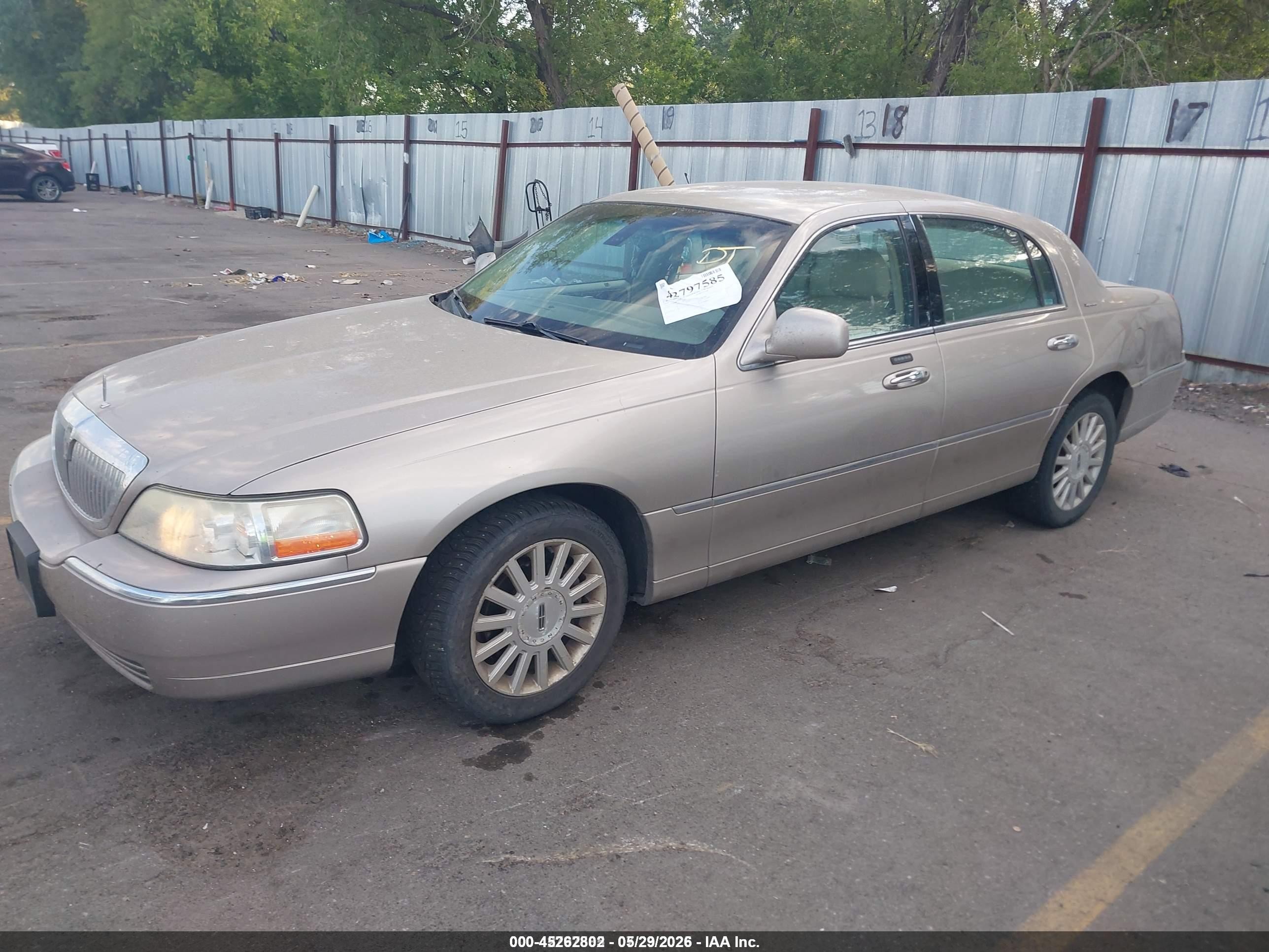 2003 Lincoln Town Car VIN 1LNHM82W93Y696835 IAAI salvage auction — Front & Rear, Salvage (Idaho), sold $275 on 2026-07-09 (photo 2)