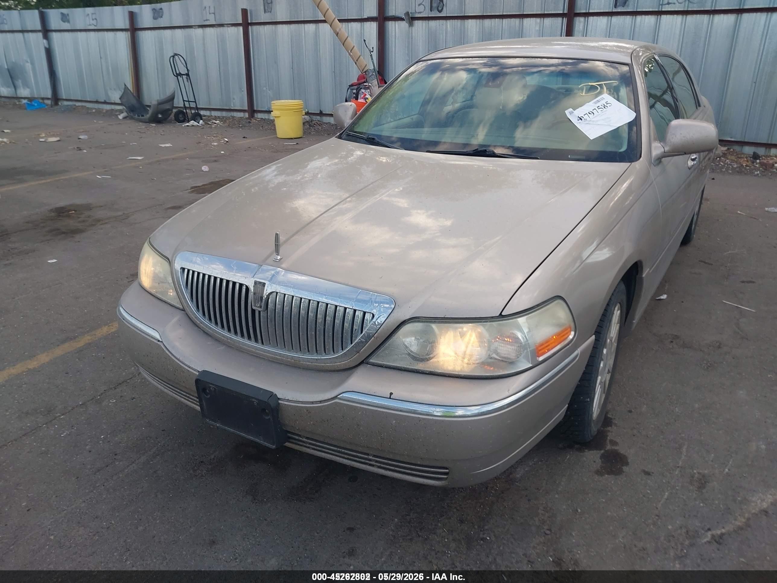 2003 Lincoln Town Car VIN 1LNHM82W93Y696835 IAAI salvage auction — Front & Rear, Salvage (Idaho), sold $275 on 2026-07-09 (photo 6)