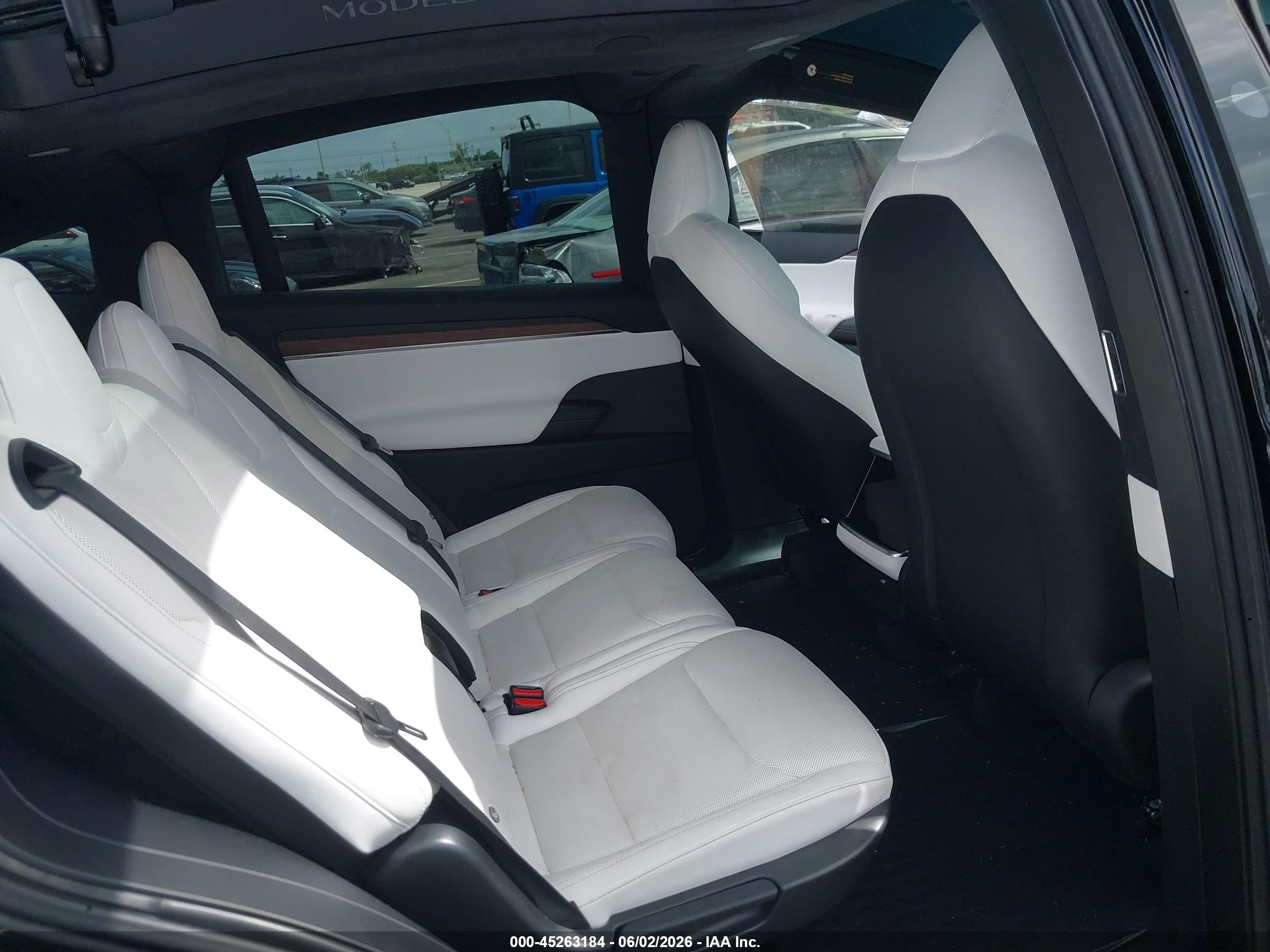 2024 Tesla Model x VIN 7SAXCDE56RF460007 IAAI salvage auction — Unknown, Rebuildable (Florida), sold $19,000 on 2026-08-13 (photo 8)