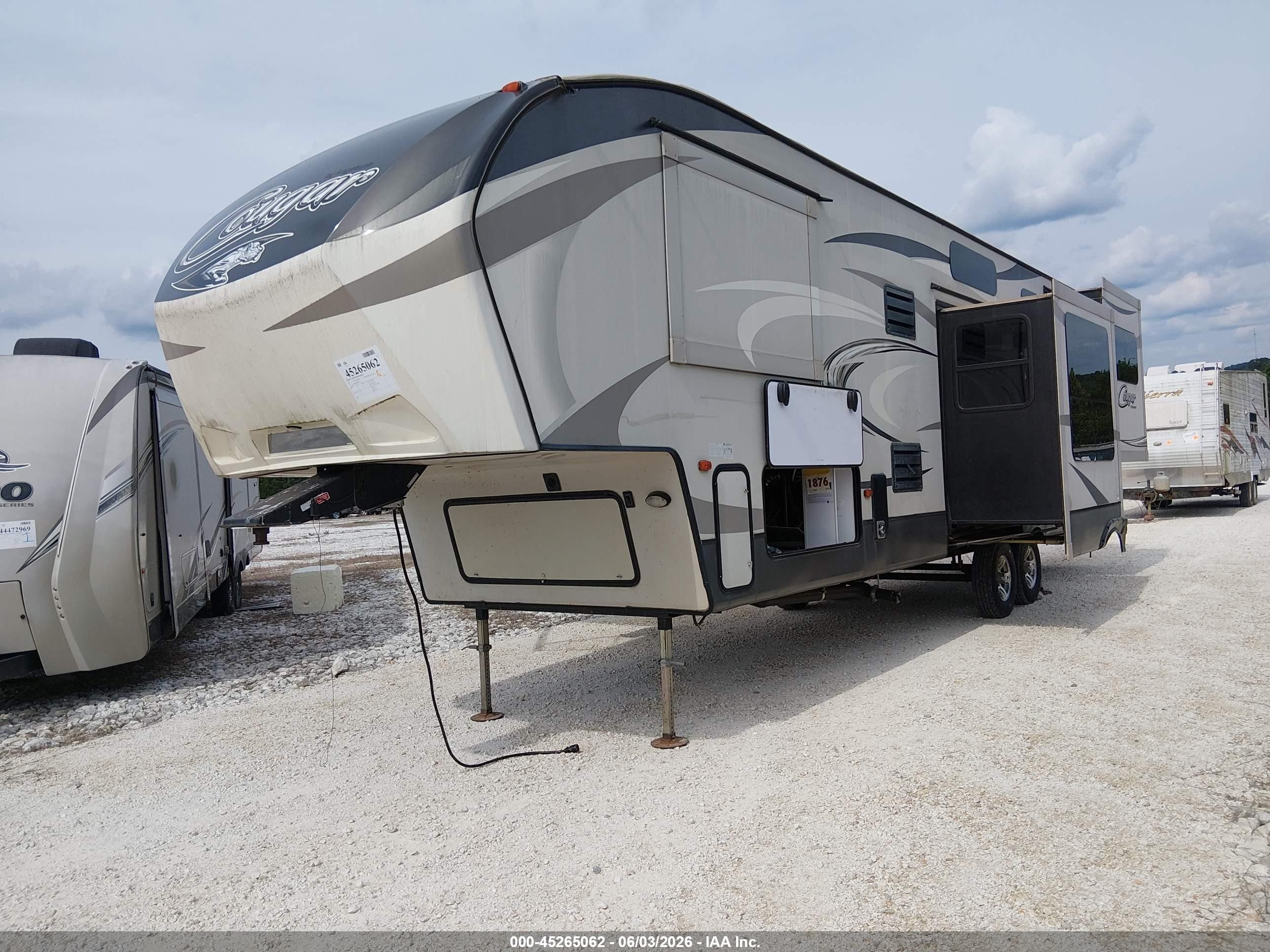 2017 Keystone Cougar VIN 4YDF3262XH2502128 IAAI salvage auction — Water/Flood, Clear (Arkansas), sold $4,600 on 2026-09-03 (photo 2)