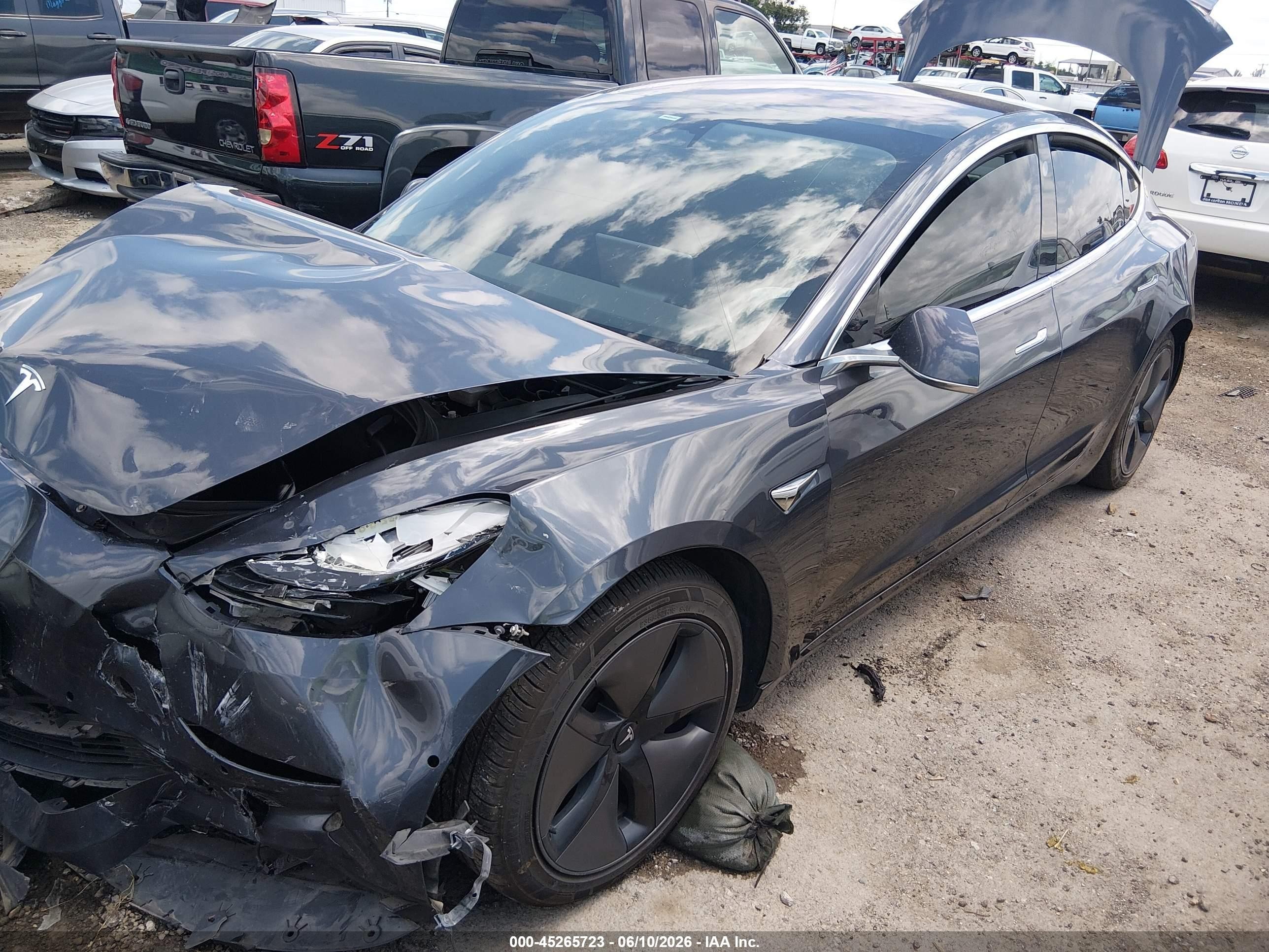 2018 Tesla Model 3 VIN 5YJ3E1EB0JF114422 IAAI salvage auction — Front End, Clear (Oklahoma), sold $5,200 on 2026-10-06 (photo 2)