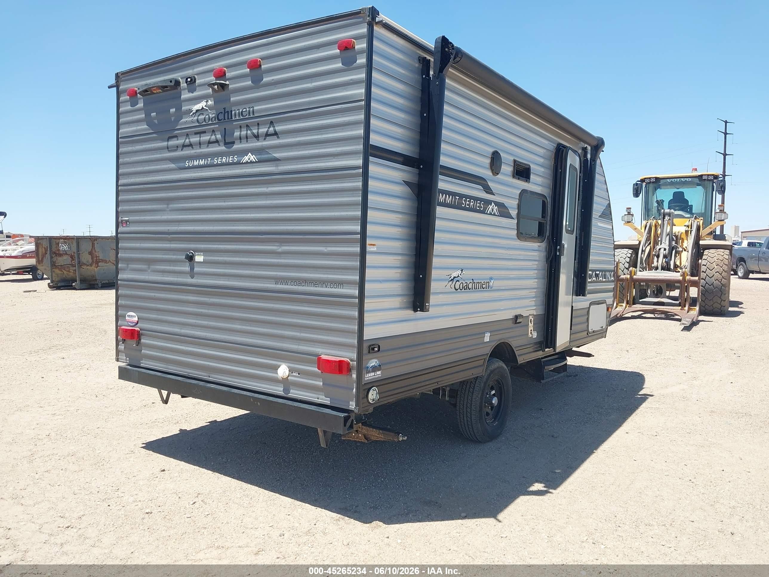 2024 Coachmen Catalina VIN 5ZT2CAEC2RK006732 IAAI salvage auction — Hail, Original (Texas), sold $4,250 on 2026-09-09 (photo 4)