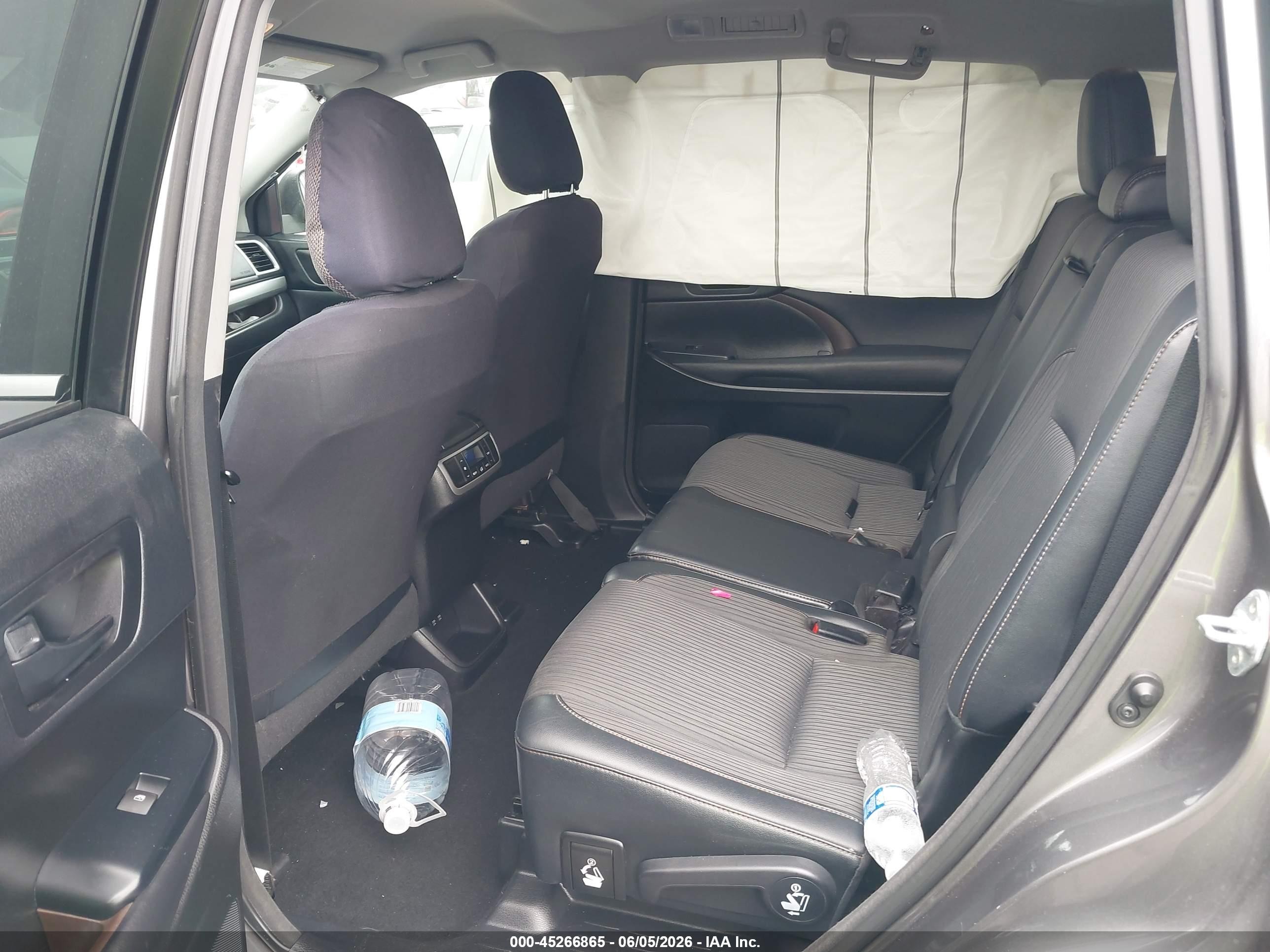 2017 Toyota Highlander VIN 5TDZZRFH3HS213189 IAAI salvage auction — Side, Salvage Certificate (California), sold $5,100 on 2026-07-11 (photo 8)