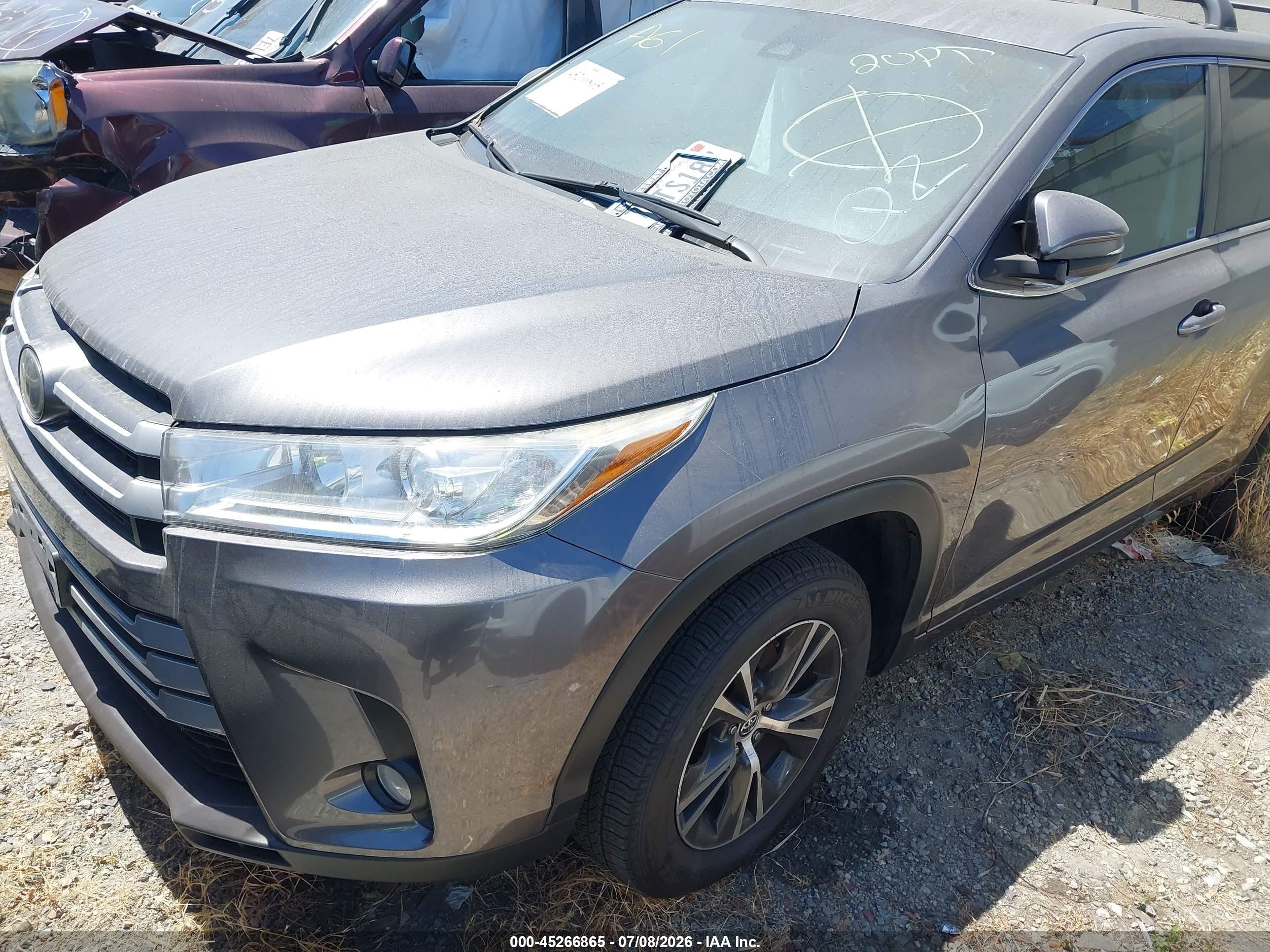 2017 Toyota Highlander VIN 5TDZZRFH3HS213189 IAAI salvage auction — Side, Salvage Certificate (California), sold $5,100 on 2026-07-11 (photo 2)